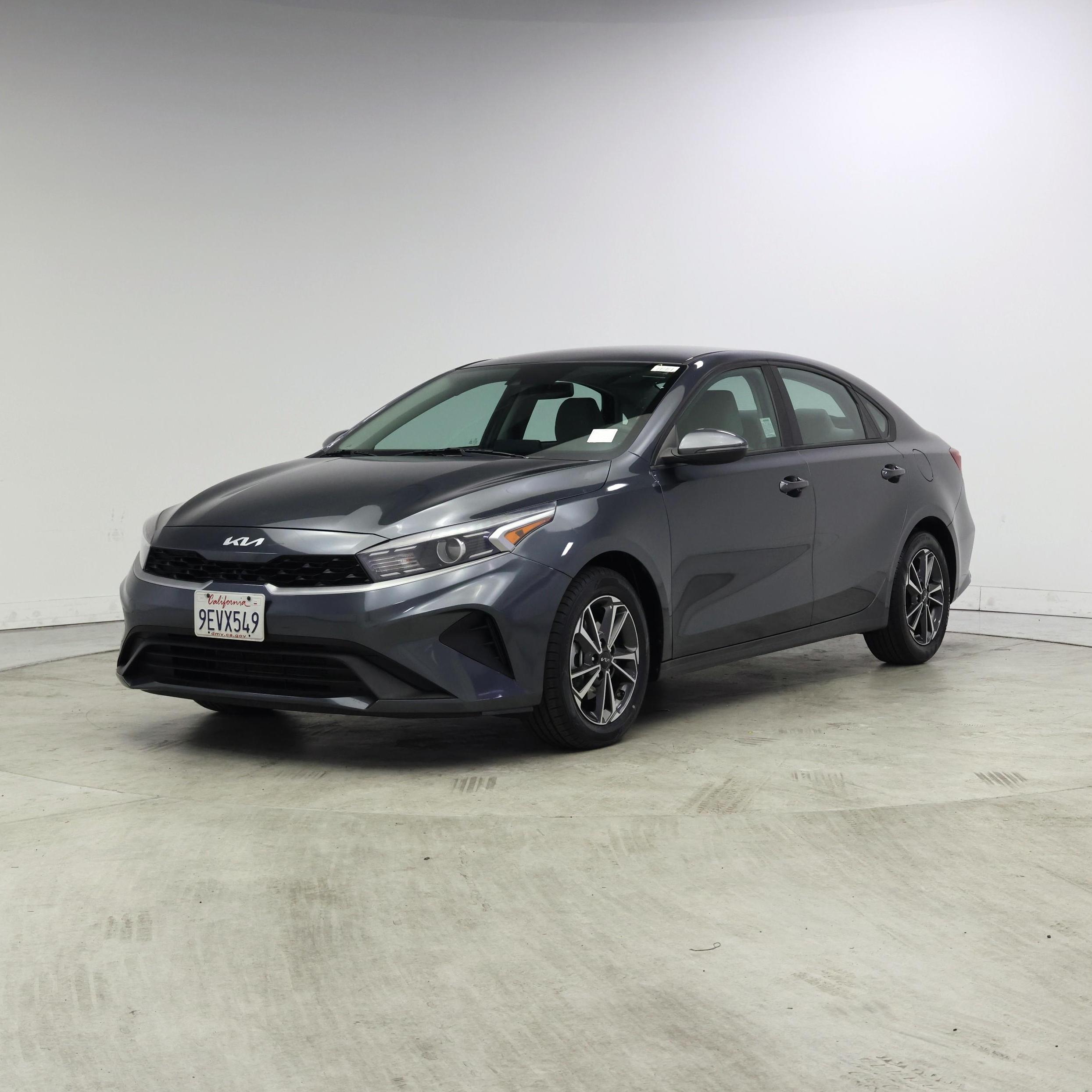 Thumbnail: 2023 Kia Forte - 4