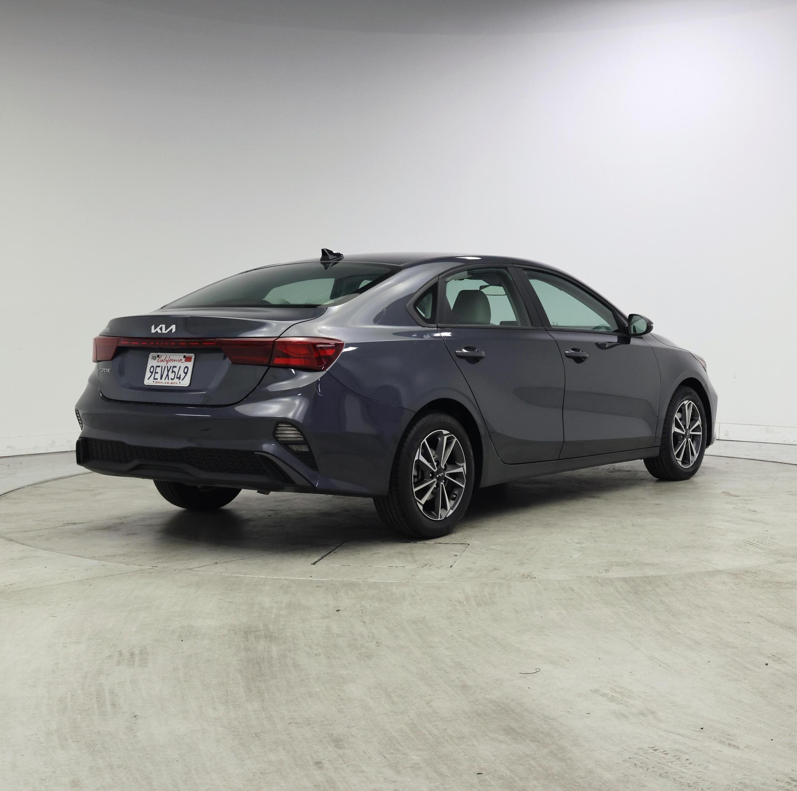 Thumbnail: 2023 Kia Forte - 8