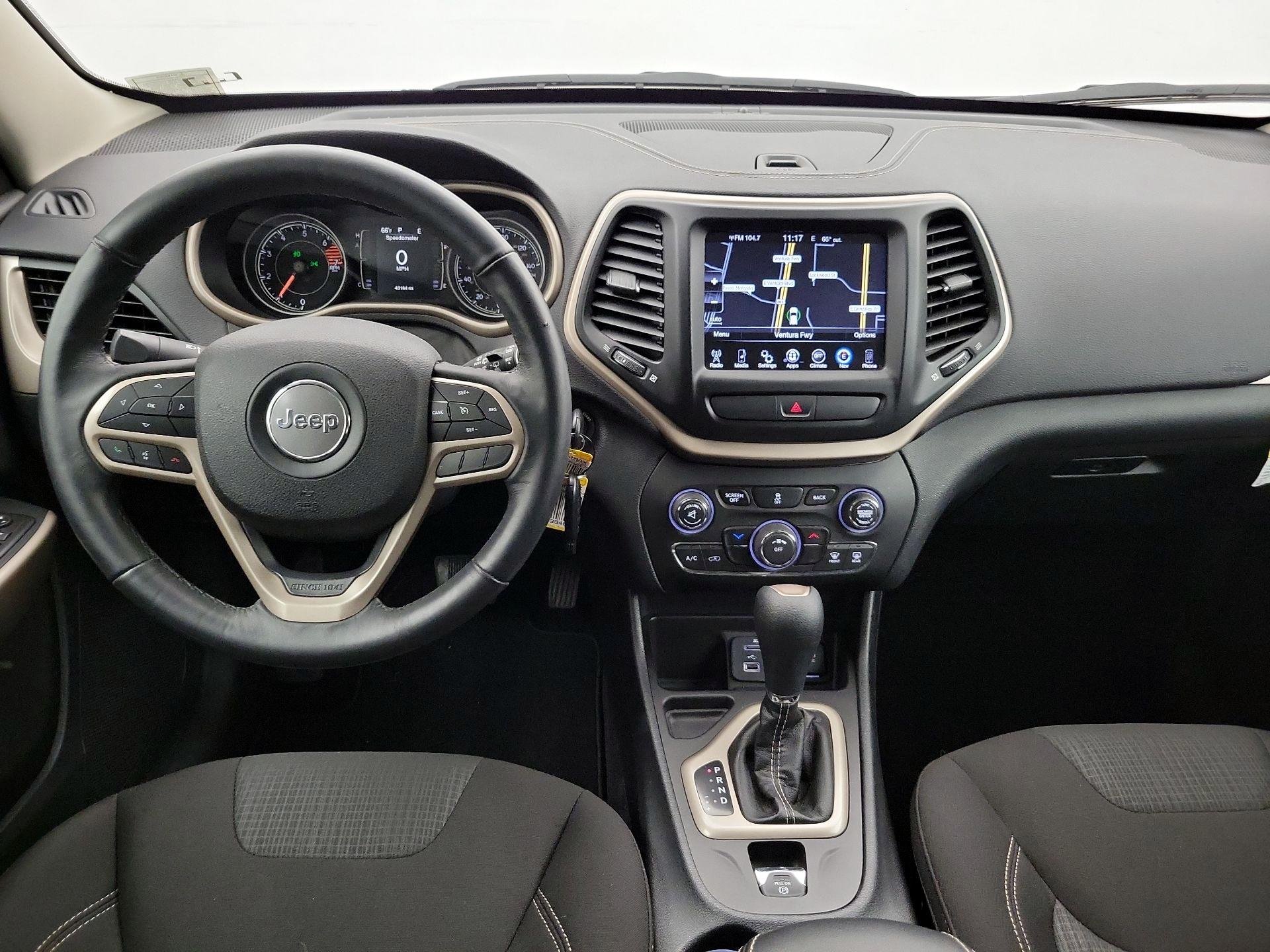 Thumbnail: 2017 Jeep Cherokee - 9