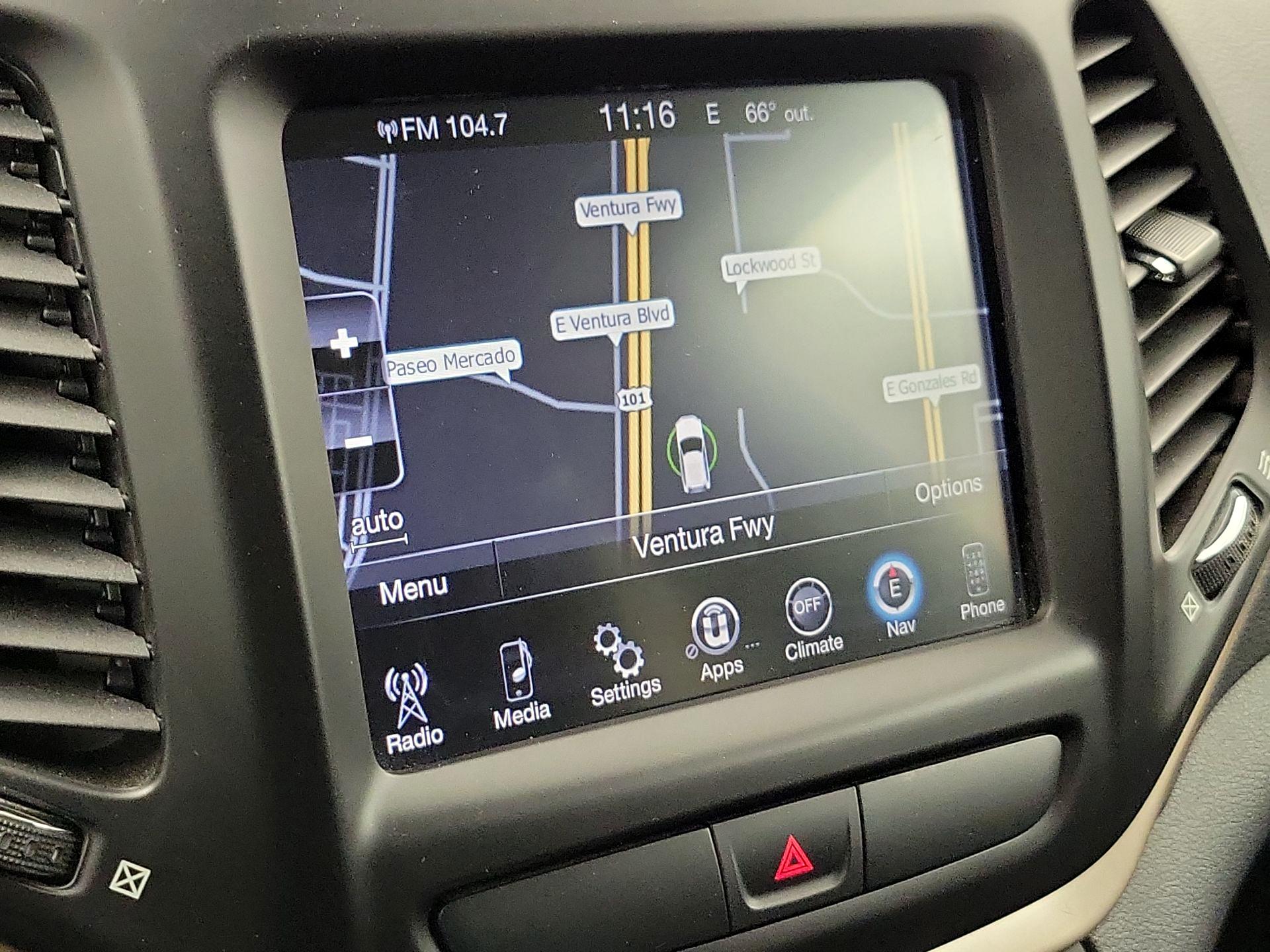 Thumbnail: 2017 Jeep Cherokee - 14