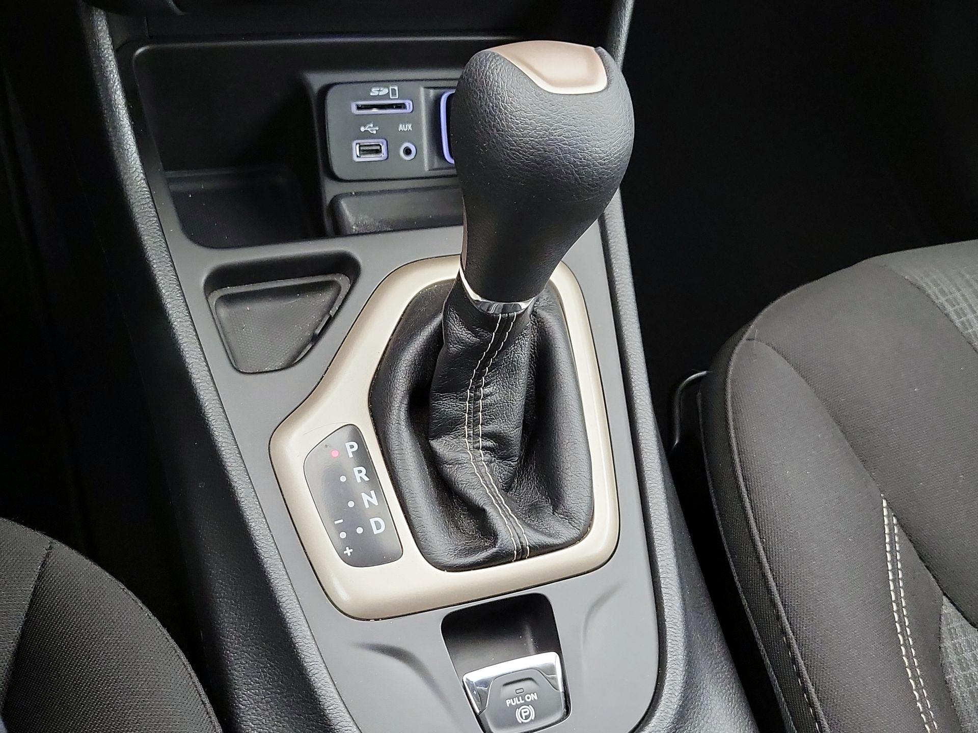 Thumbnail: 2017 Jeep Cherokee - 18