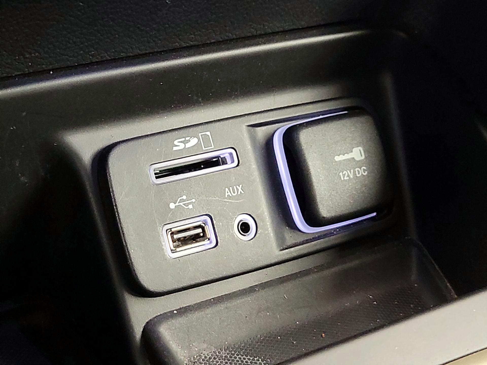 Thumbnail: 2017 Jeep Cherokee - 19