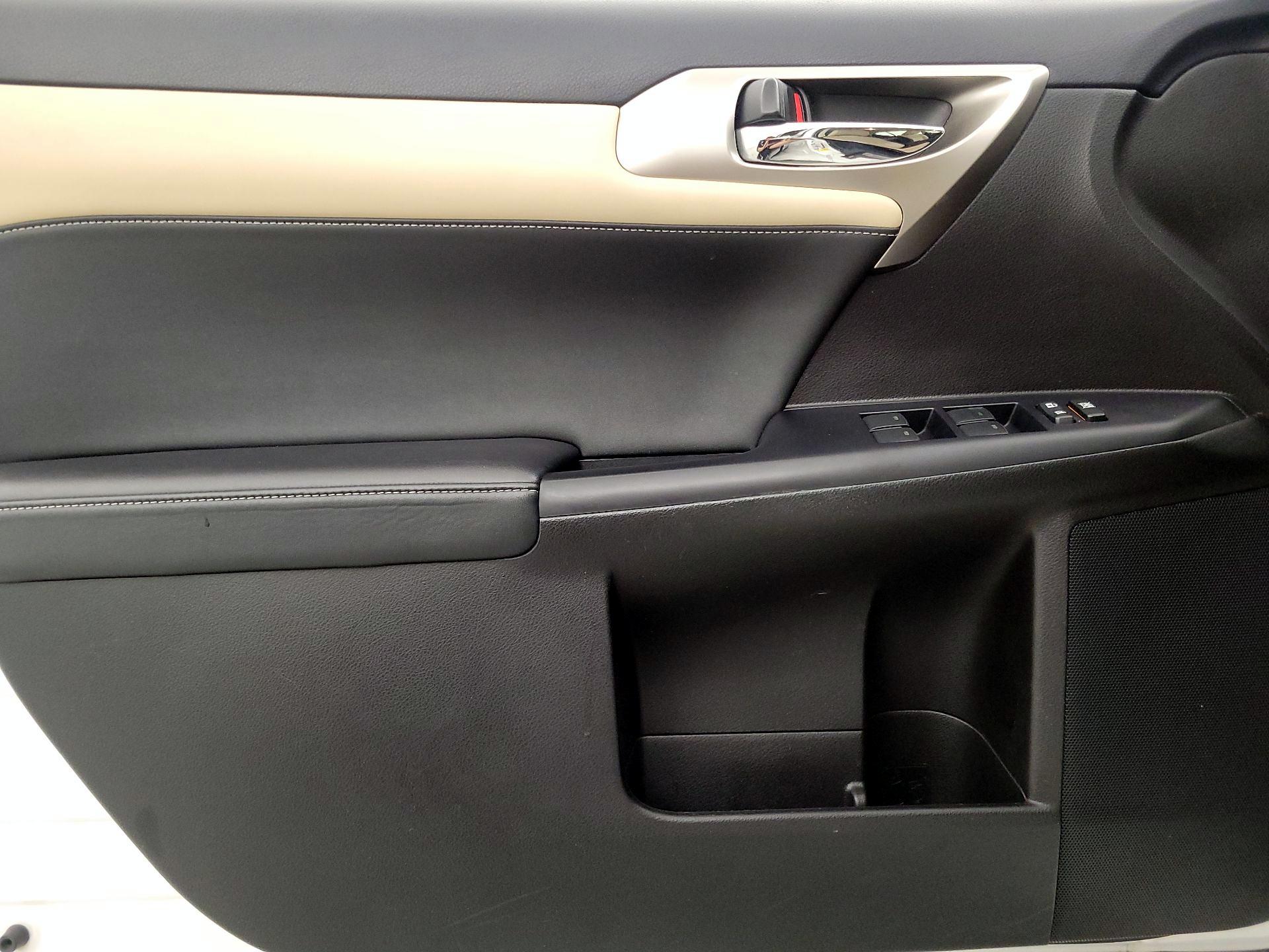 Thumbnail: 2017 Lexus CT - 12