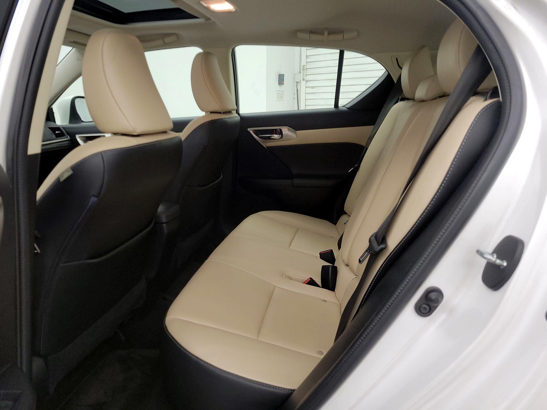 Thumbnail: 2017 Lexus CT - 19