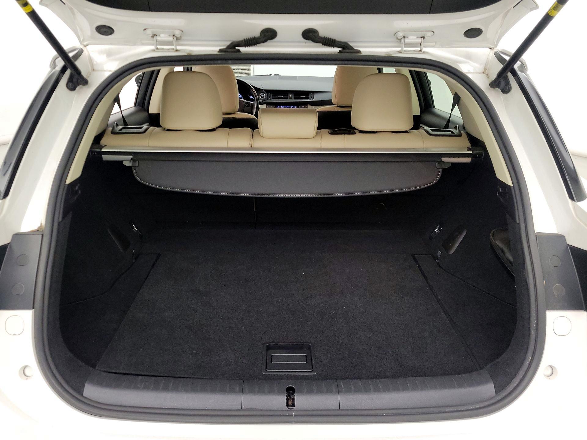 Thumbnail: 2017 Lexus CT - 20