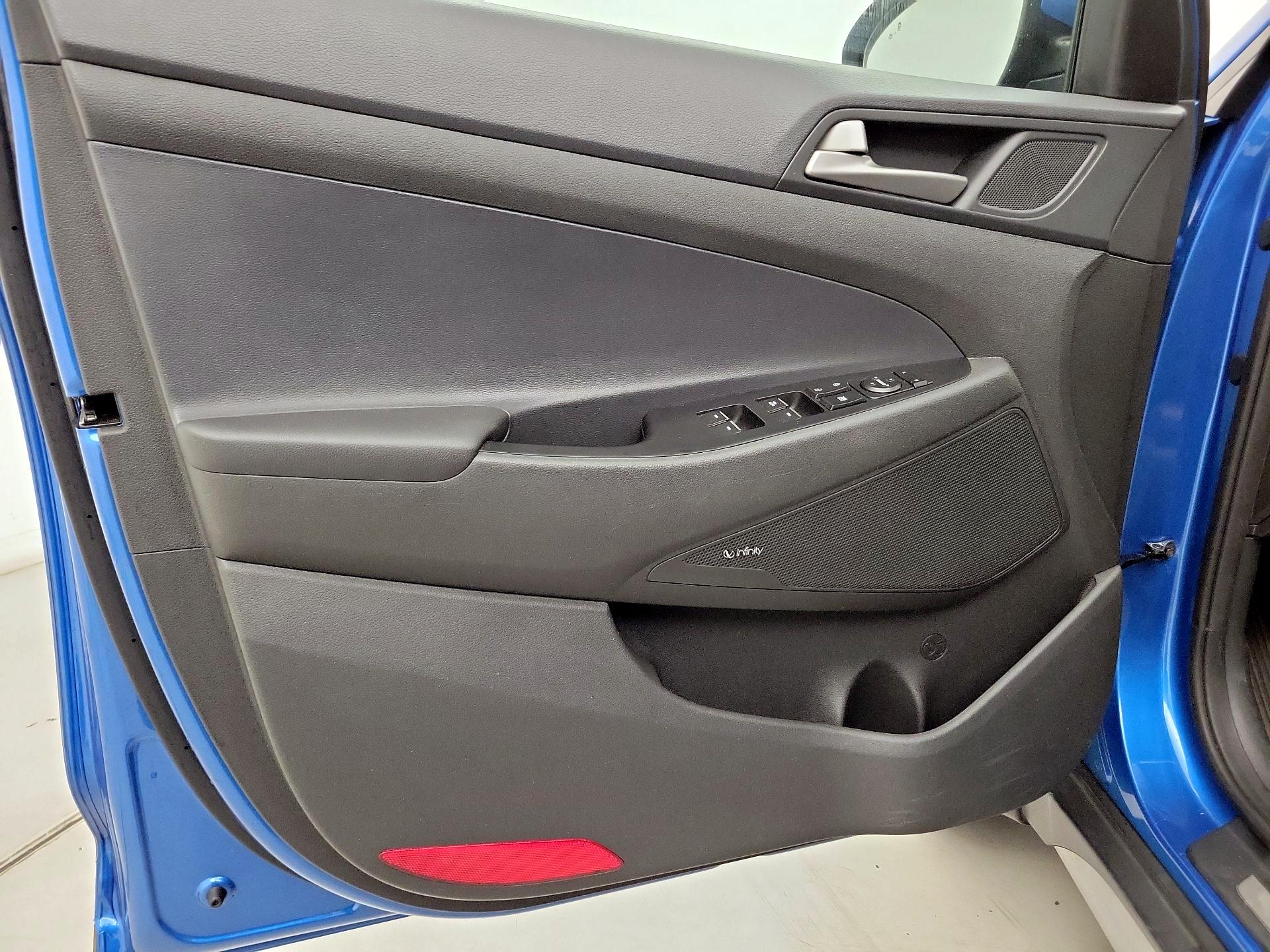 Thumbnail: 2018 Hyundai Tucson - 12