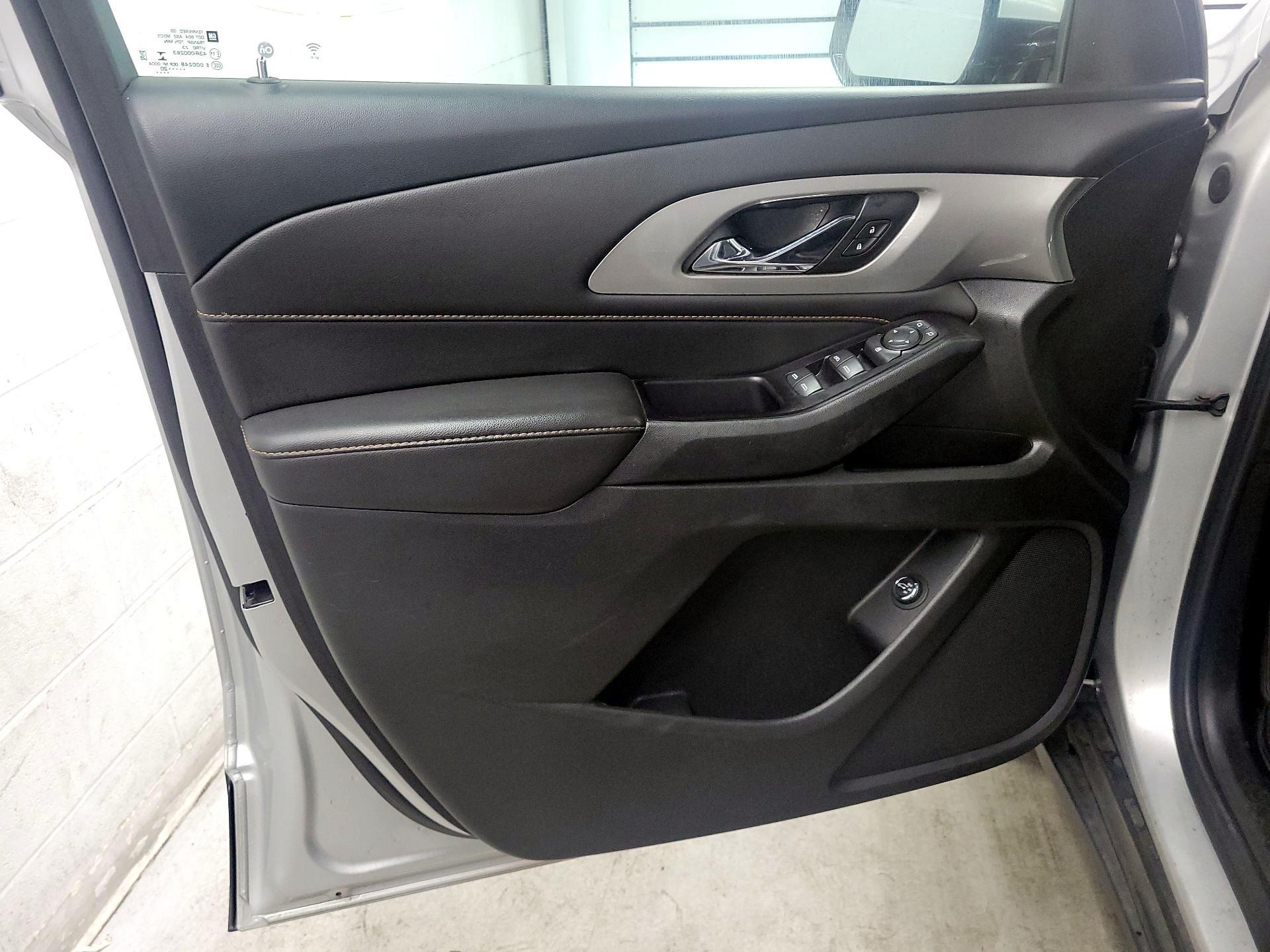 Thumbnail: 2020 Chevrolet Traverse - 12