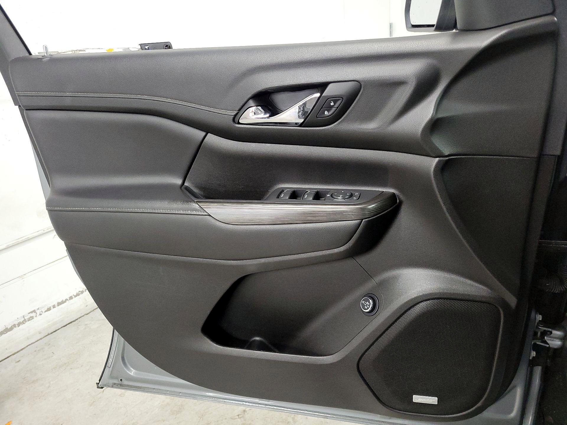 Thumbnail: 2023 GMC Acadia - 12