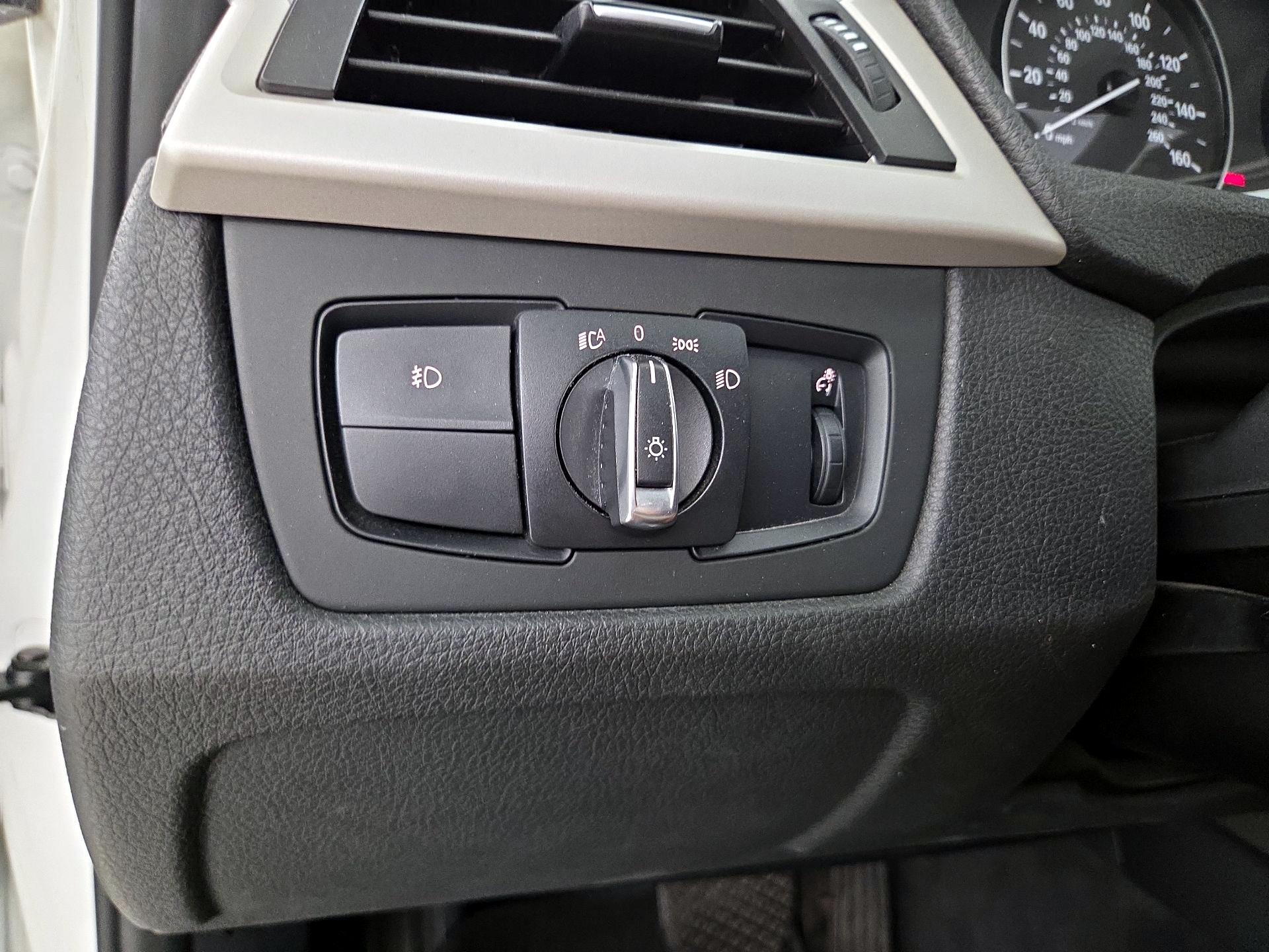 Thumbnail: 2015 BMW 3 Series - 13