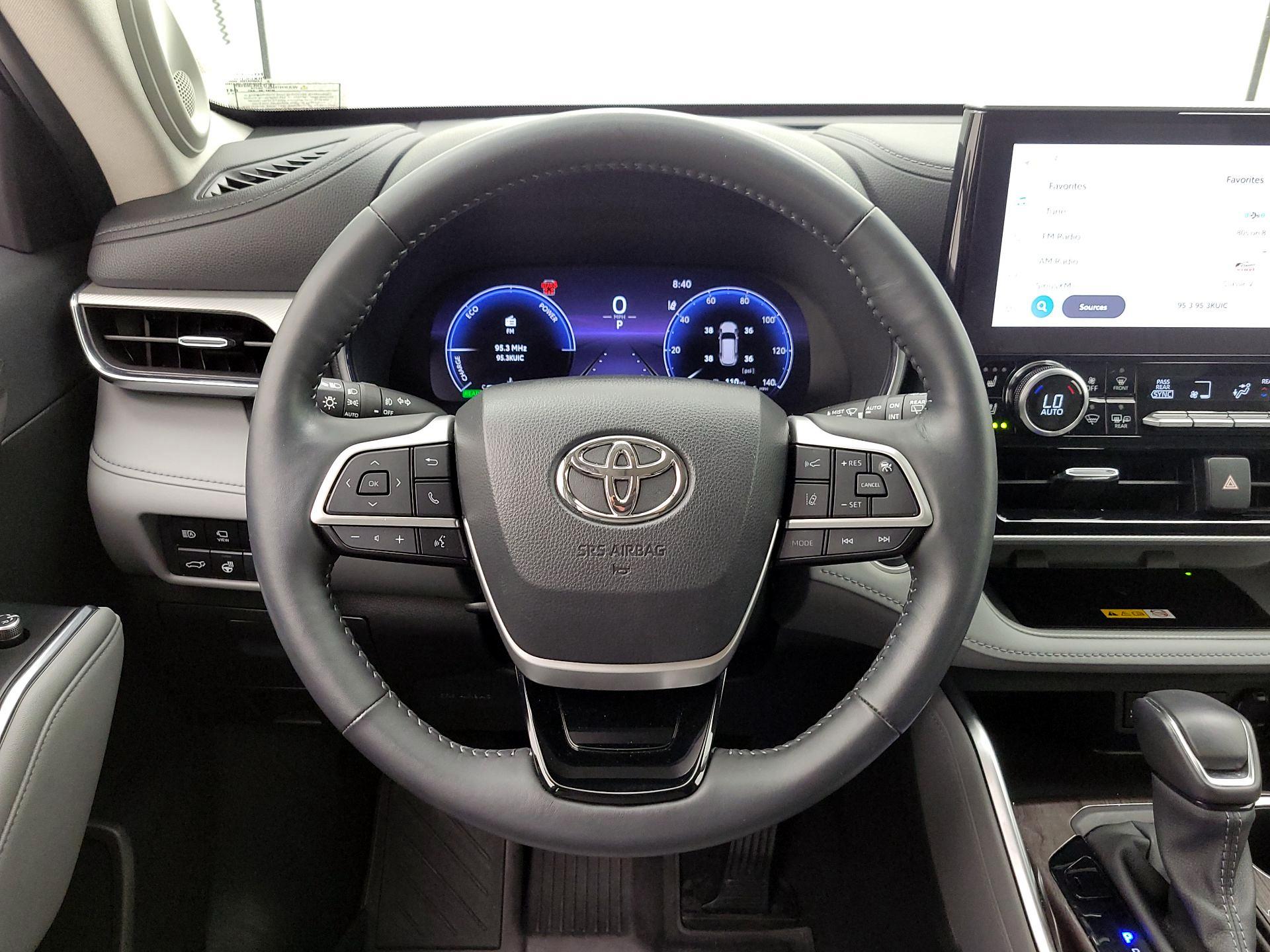 Thumbnail: 2024 Toyota Highlander - 10