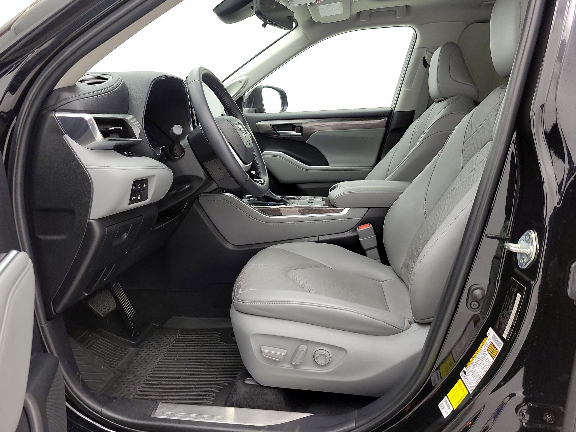 Thumbnail: 2024 Toyota Highlander - 11