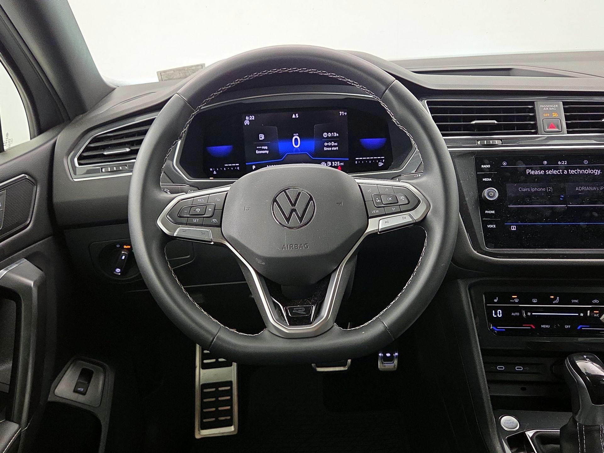 Thumbnail: 2023 Volkswagen Tiguan - 10