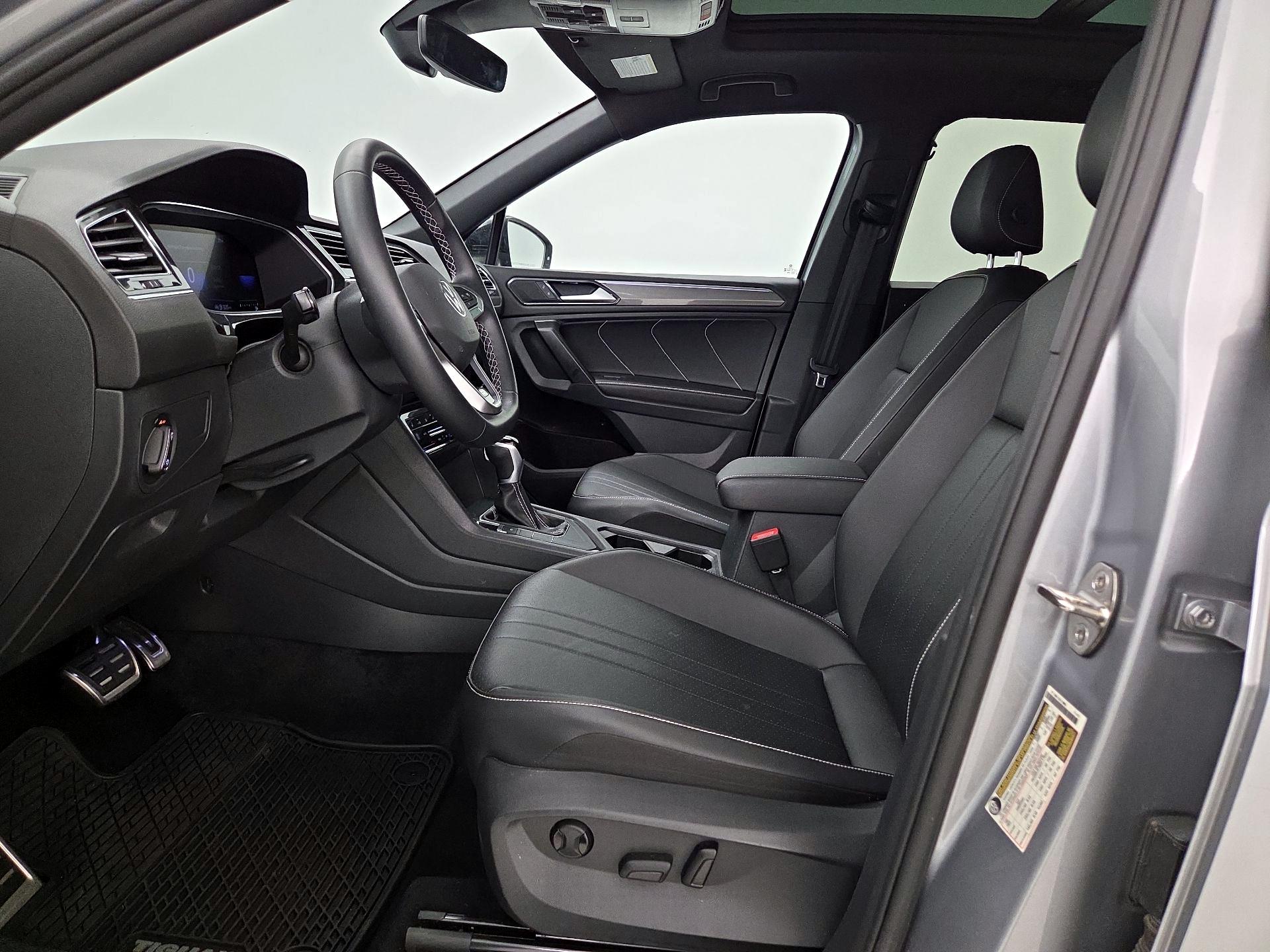 Thumbnail: 2023 Volkswagen Tiguan - 11