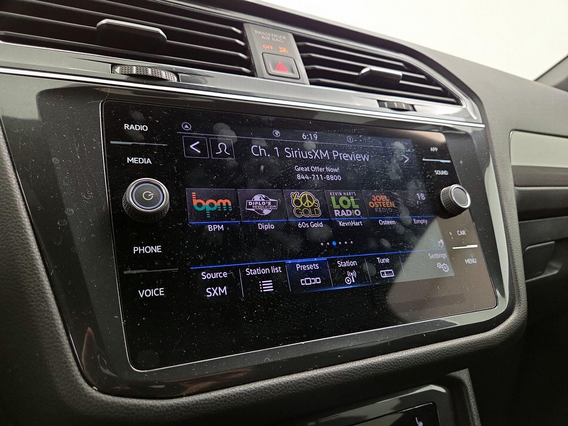 Thumbnail: 2023 Volkswagen Tiguan - 15