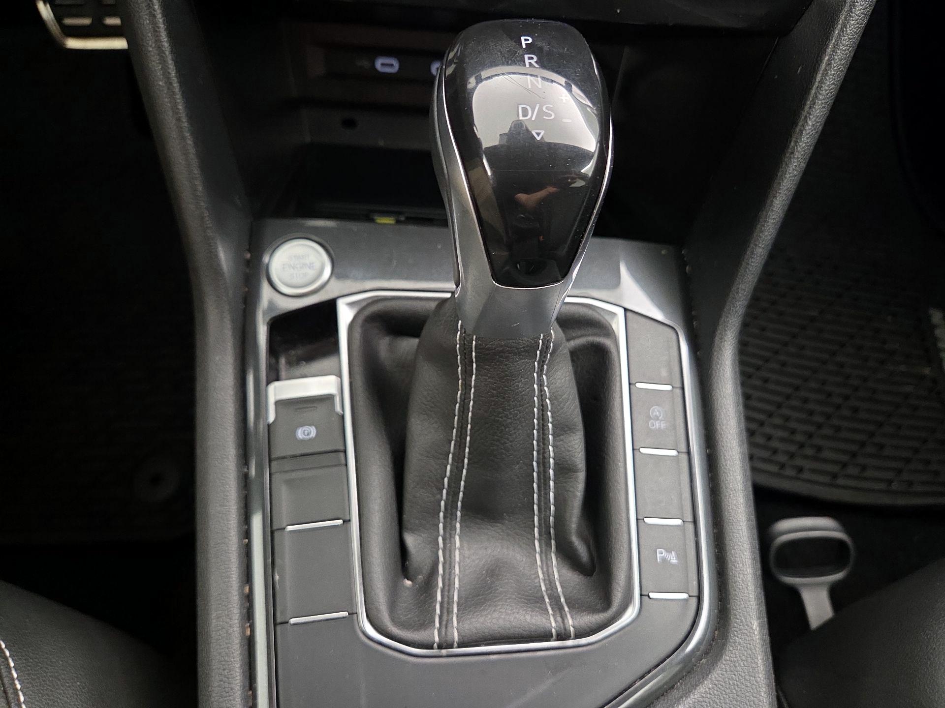 Thumbnail: 2023 Volkswagen Tiguan - 17