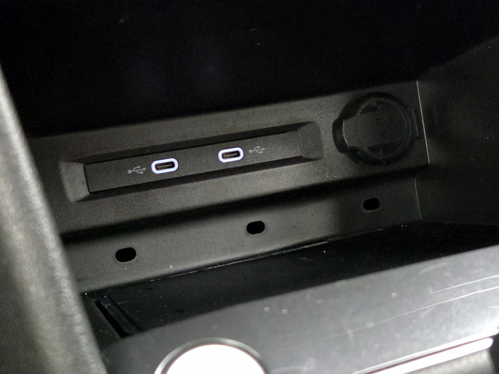 Thumbnail: 2023 Volkswagen Tiguan - 18