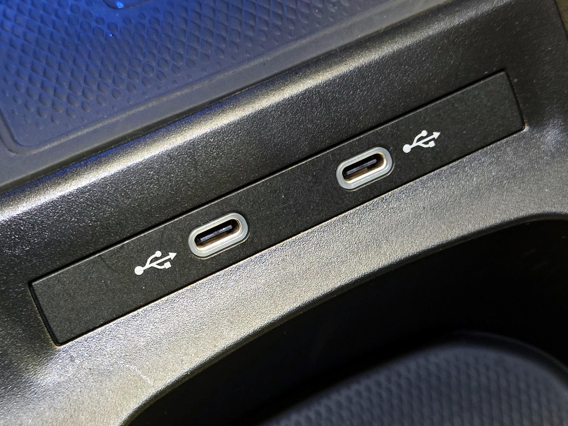 Thumbnail: 2022 Volkswagen ID.4 - 19