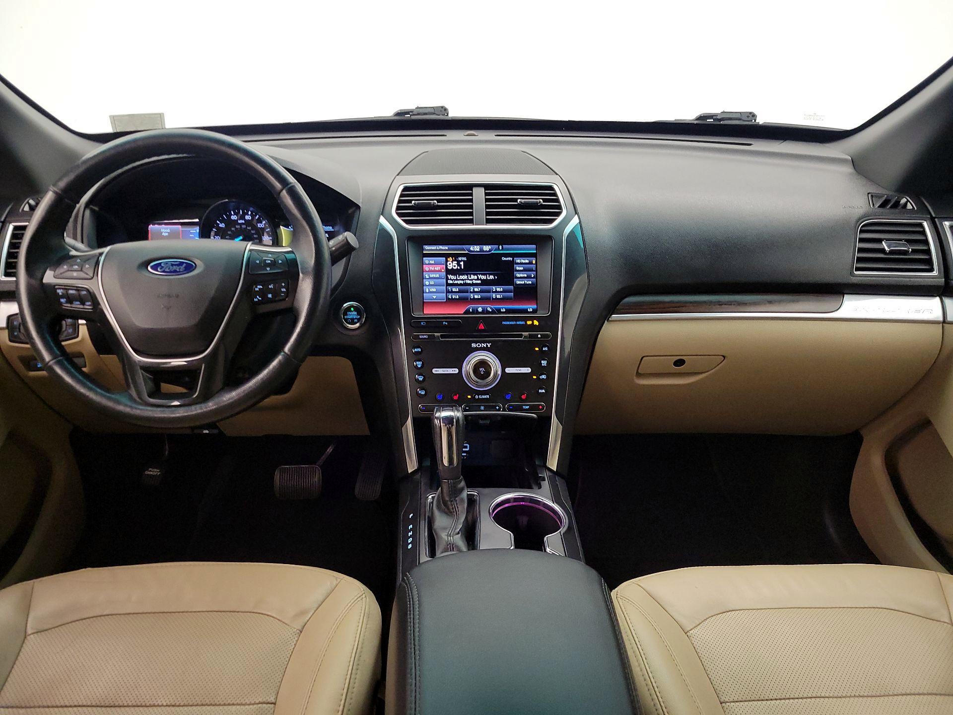 Thumbnail: 2016 Ford Explorer - 9