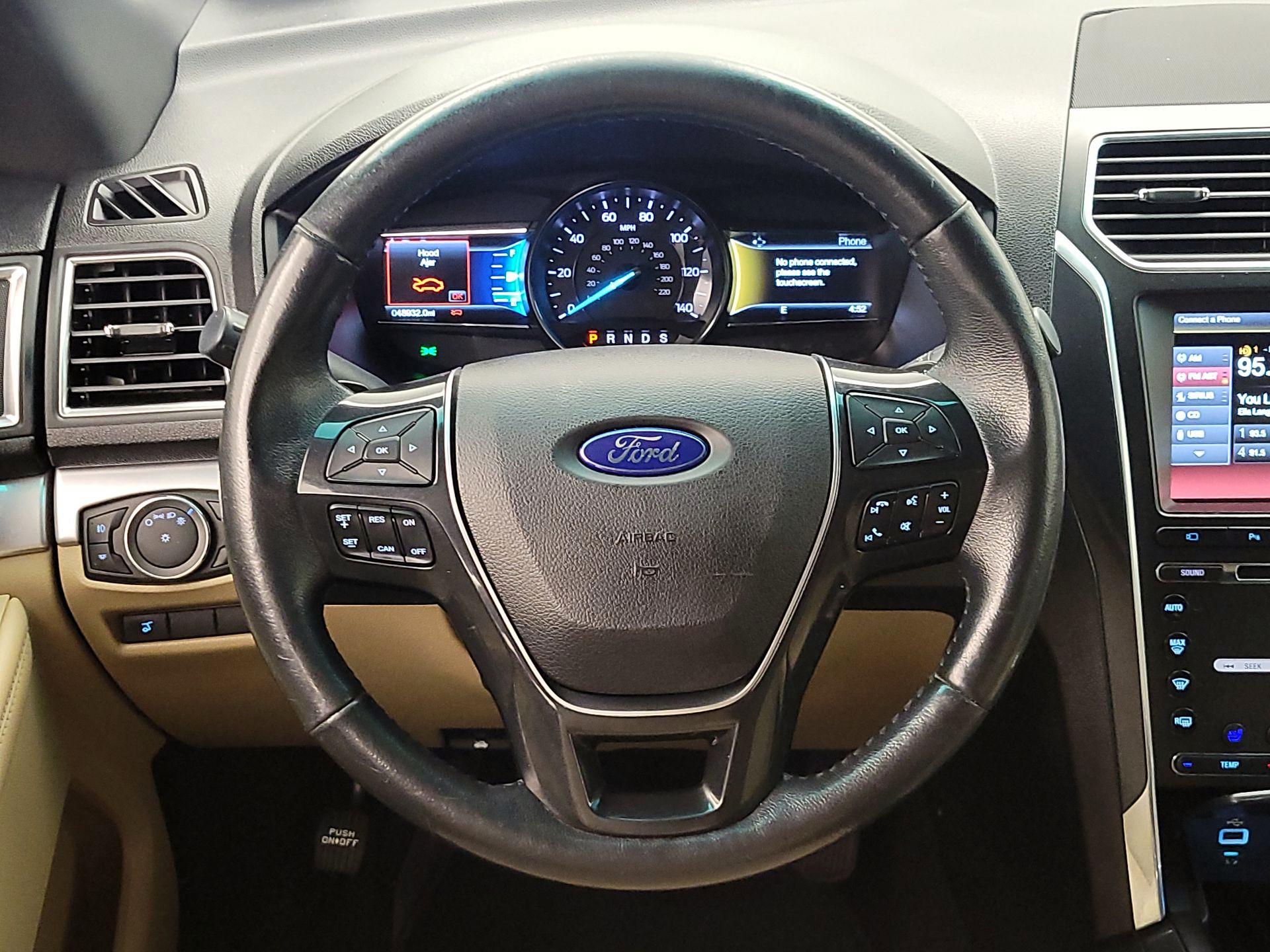 Thumbnail: 2016 Ford Explorer - 10