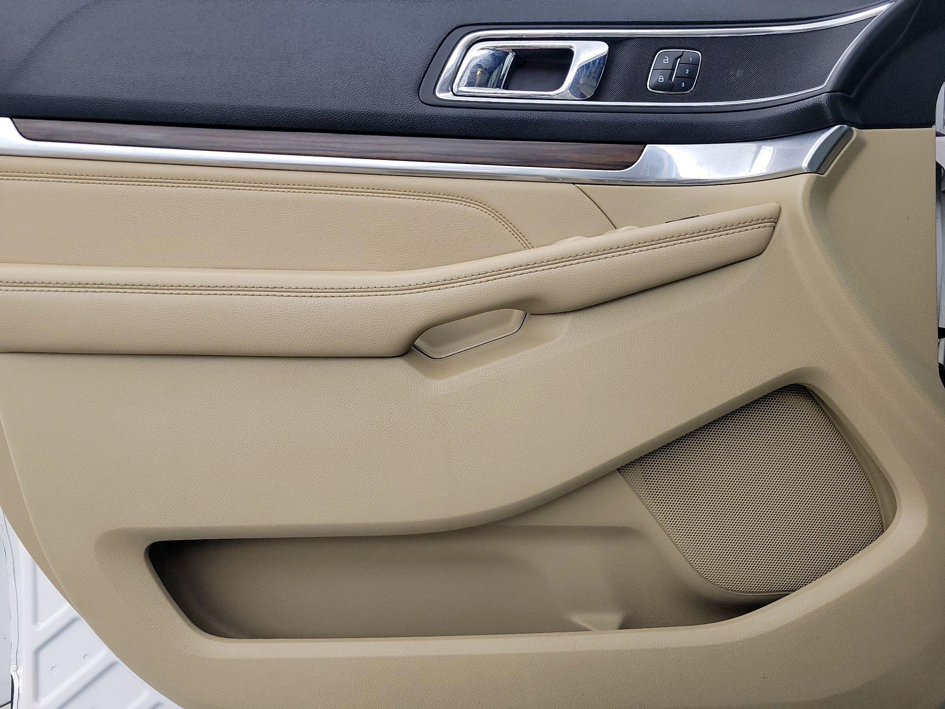 Thumbnail: 2016 Ford Explorer - 12