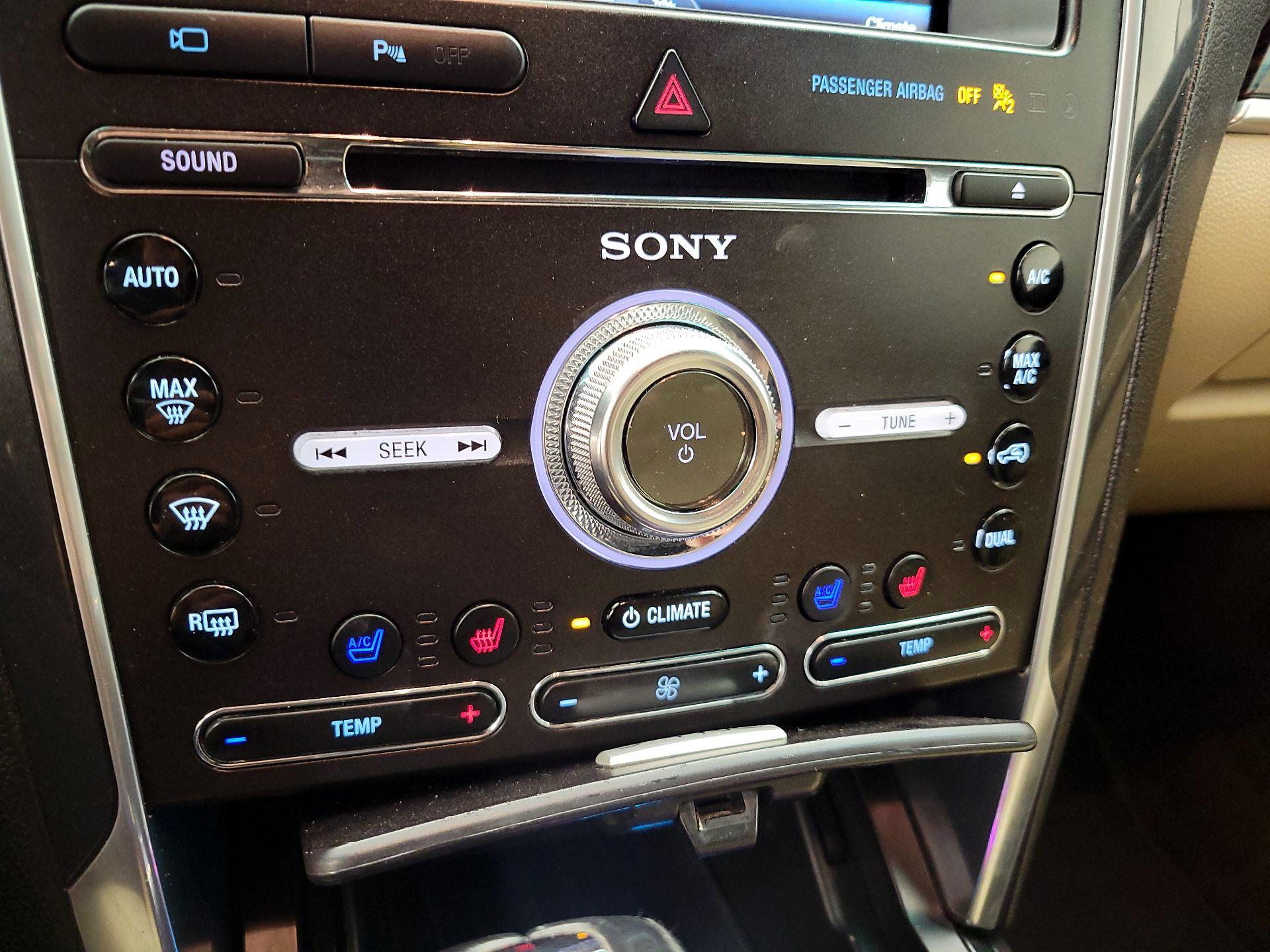 Thumbnail: 2016 Ford Explorer - 16