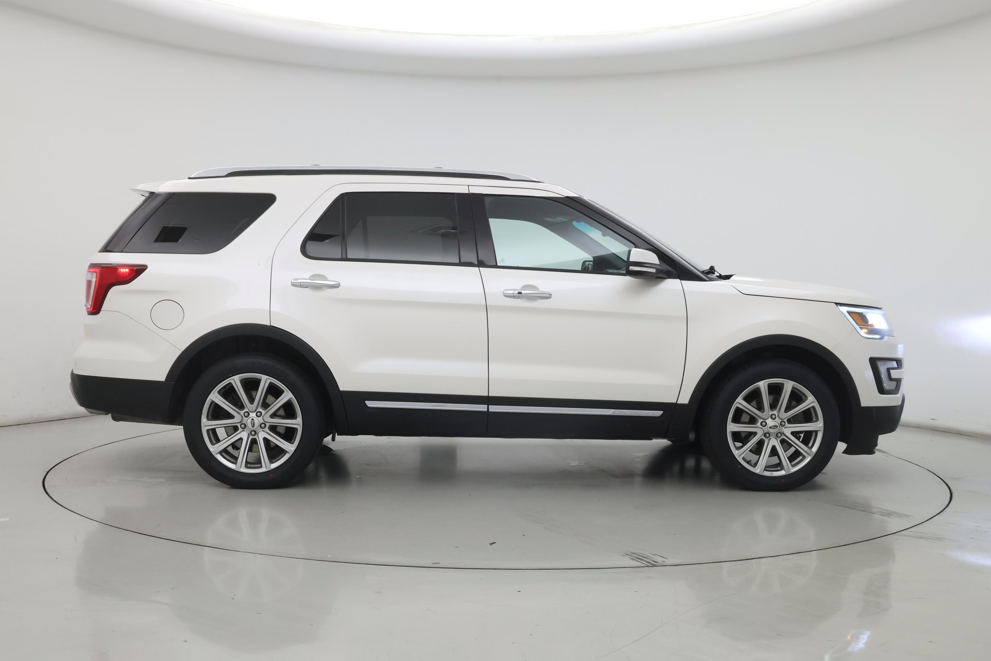 Thumbnail: 2016 Ford Explorer - 7