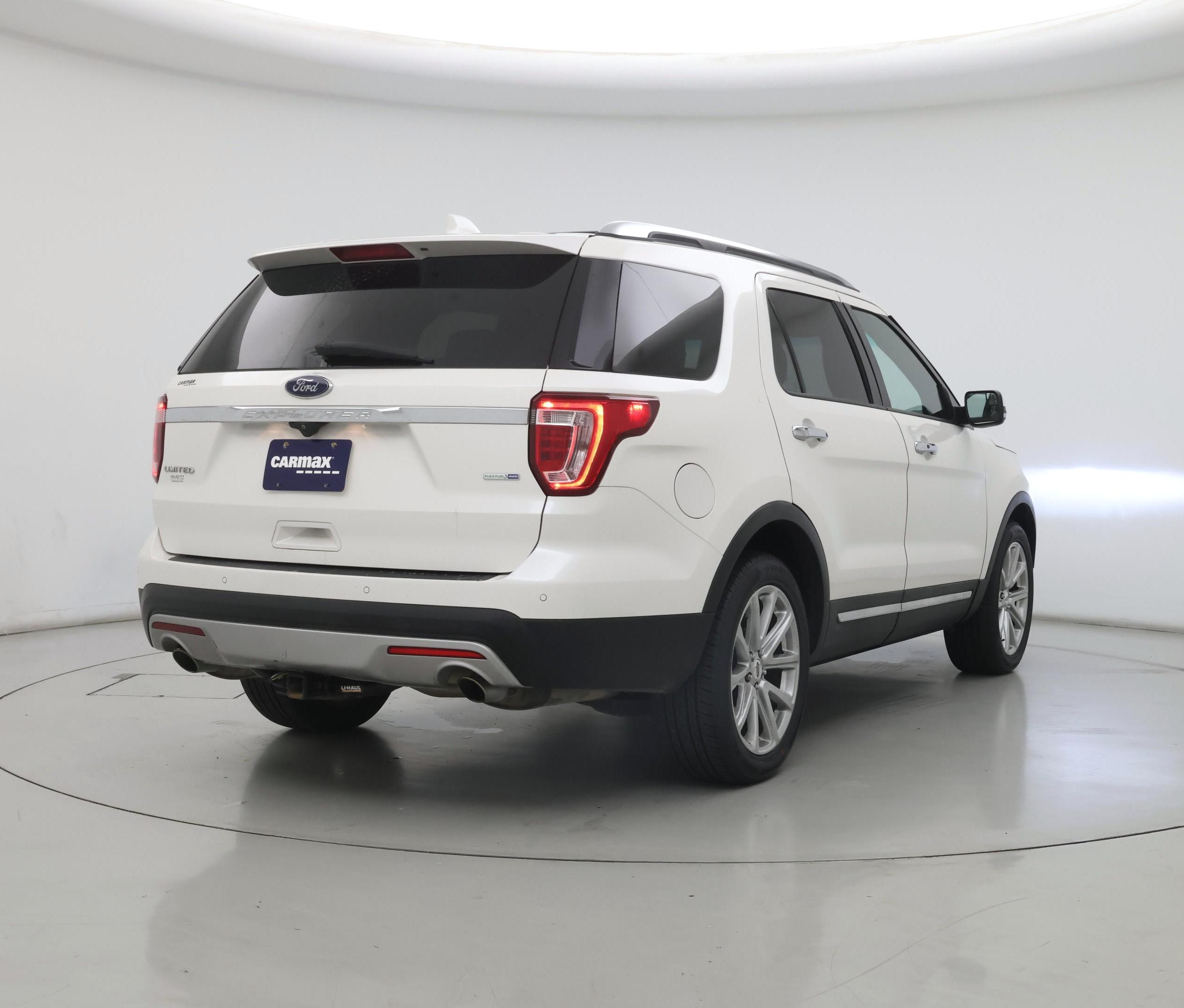 Thumbnail: 2016 Ford Explorer - 8