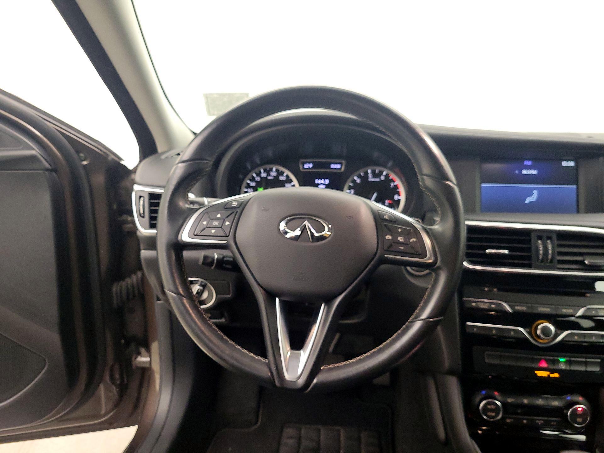 Thumbnail: 2018 INFINITI QX30 - 10