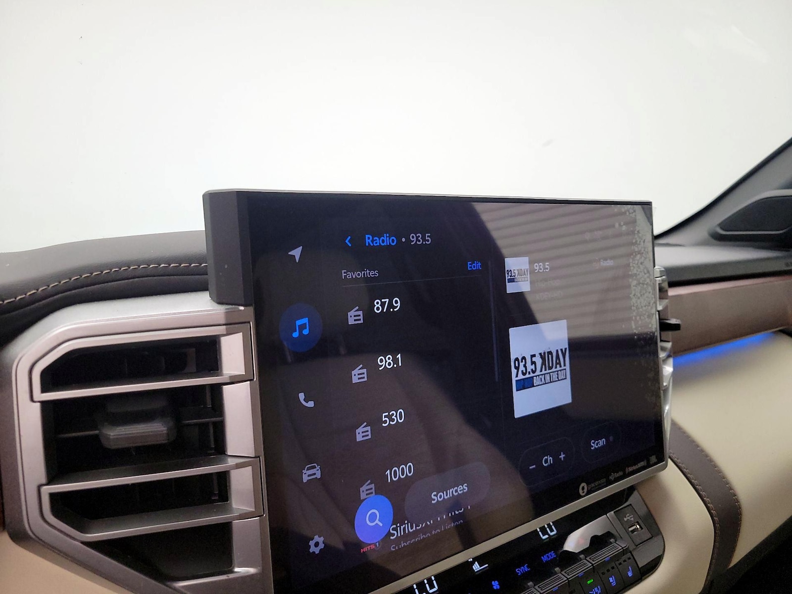 2023 Toyota Tundra 1794 Edition - Photo 16