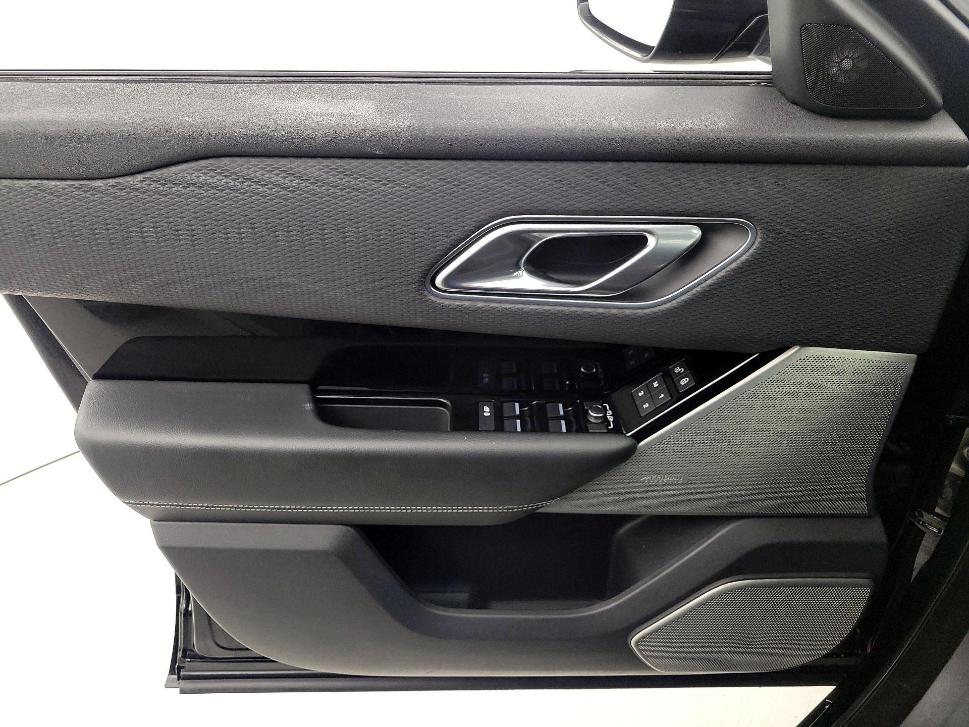 Thumbnail: 2018 Land Rover Range Rover Velar - 12