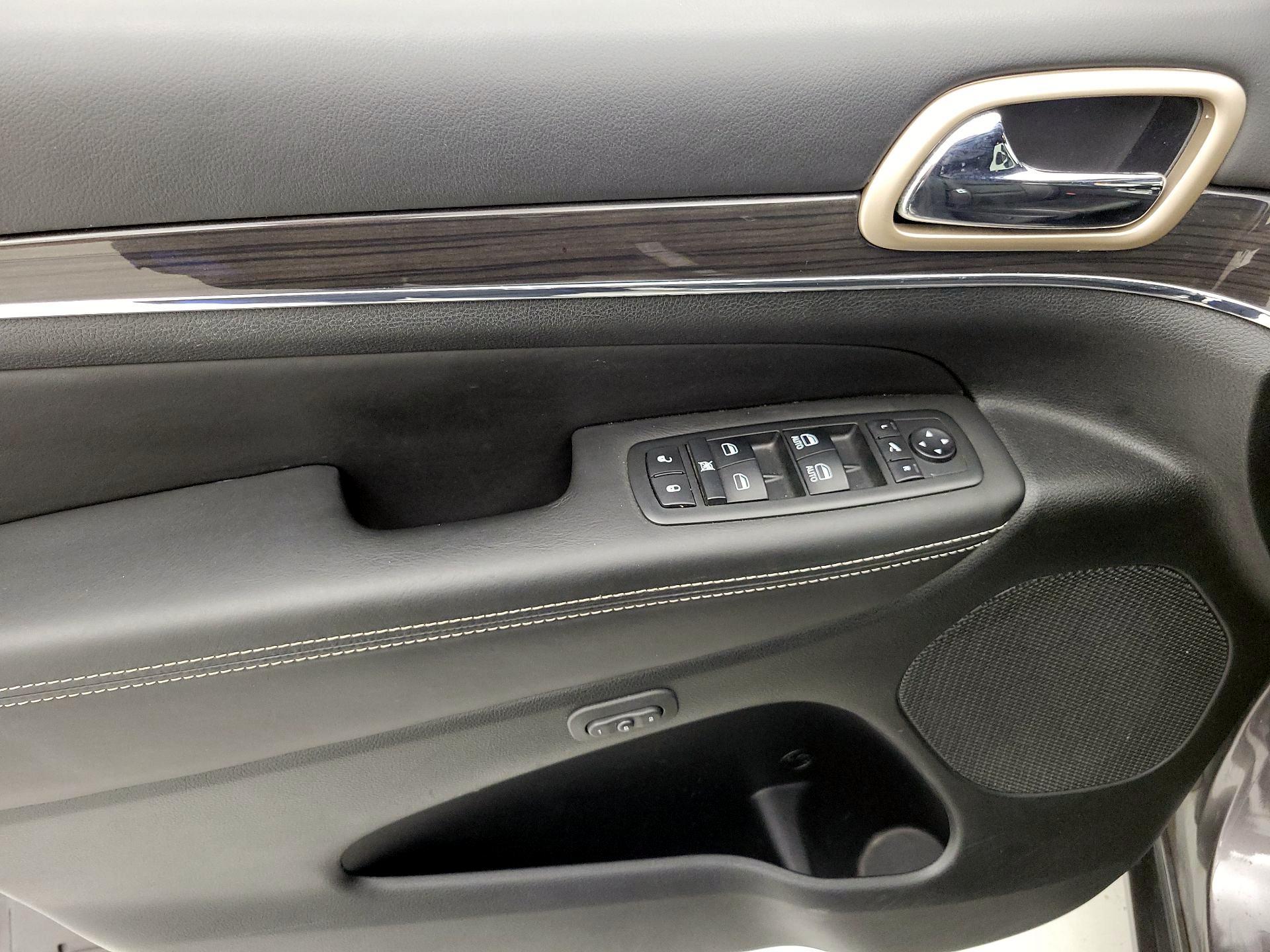 Thumbnail: 2014 Jeep Grand Cherokee - 12