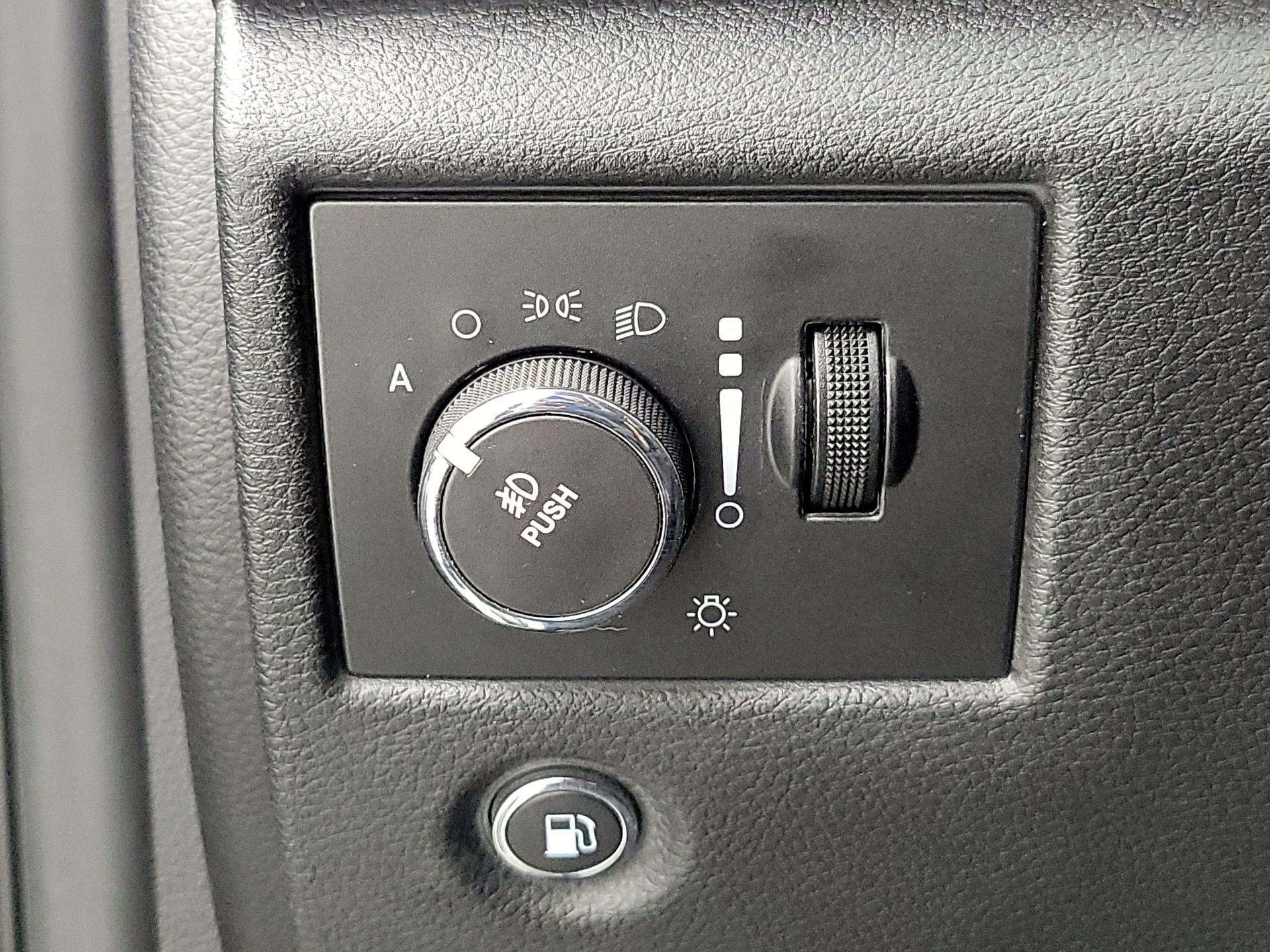 Thumbnail: 2014 Jeep Grand Cherokee - 13