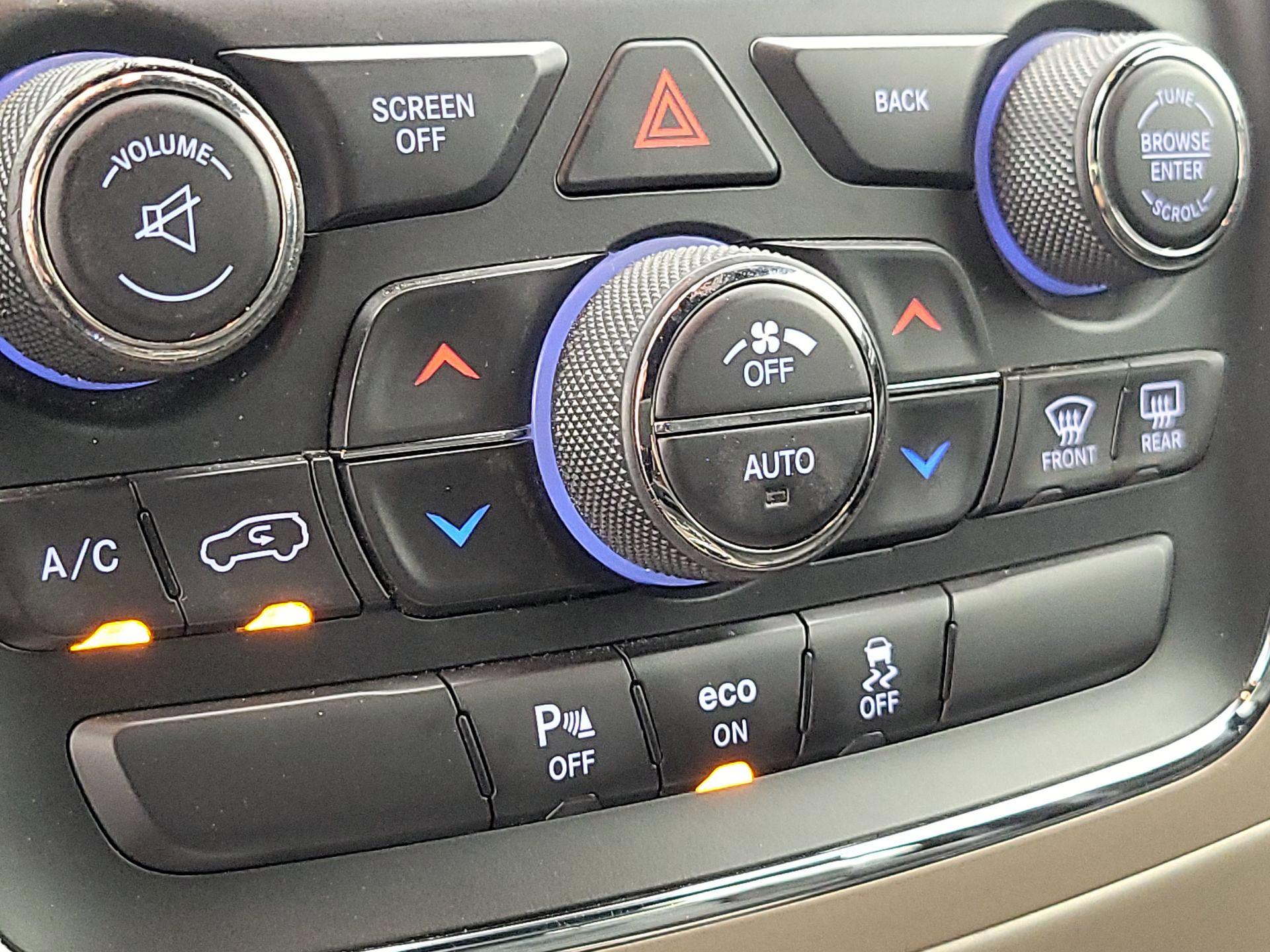 Thumbnail: 2014 Jeep Grand Cherokee - 17