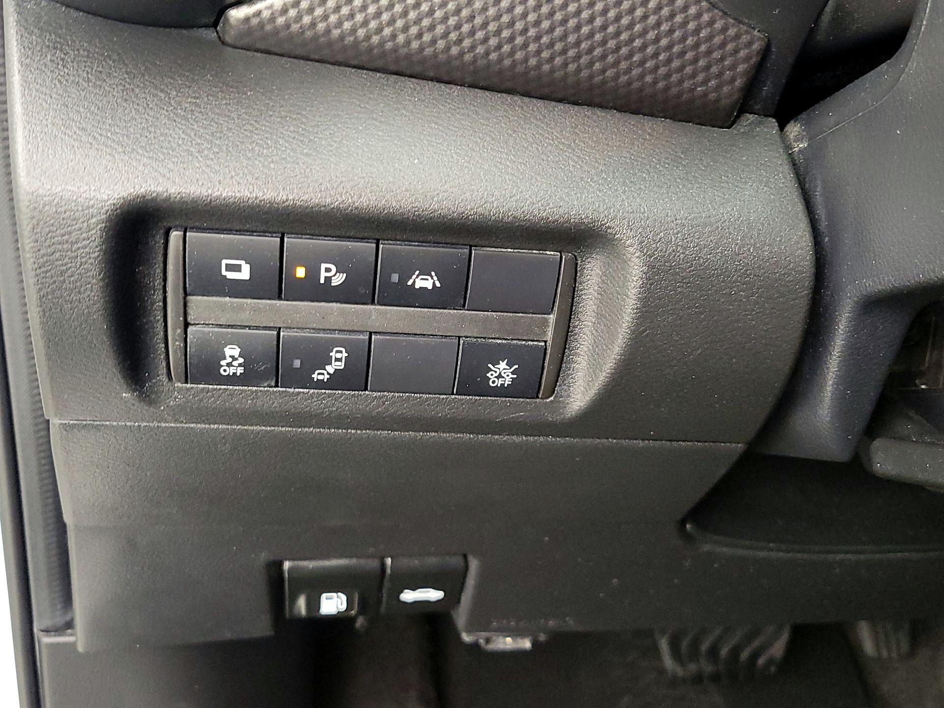 Thumbnail: 2020 Nissan Kicks - 13