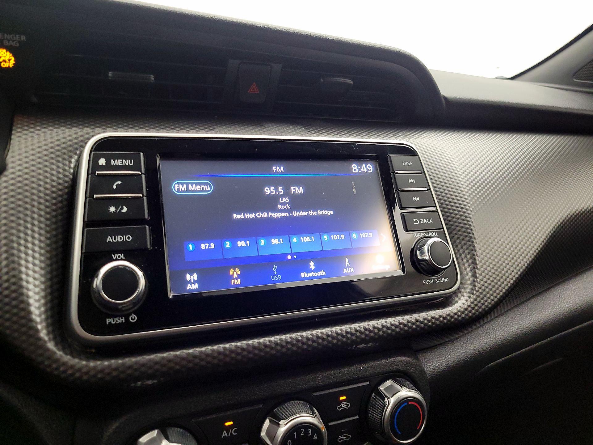 Thumbnail: 2020 Nissan Kicks - 15