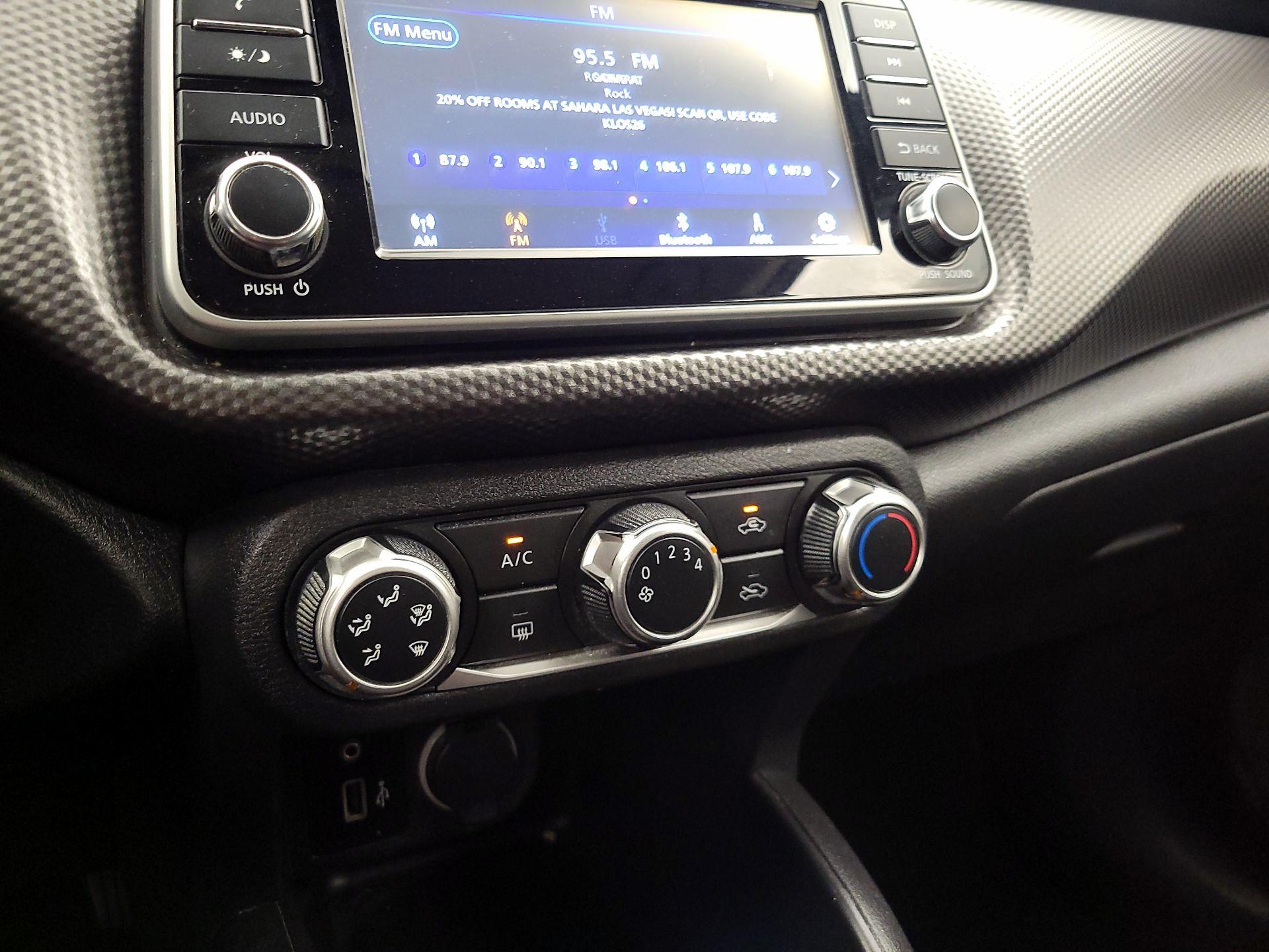 Thumbnail: 2020 Nissan Kicks - 16