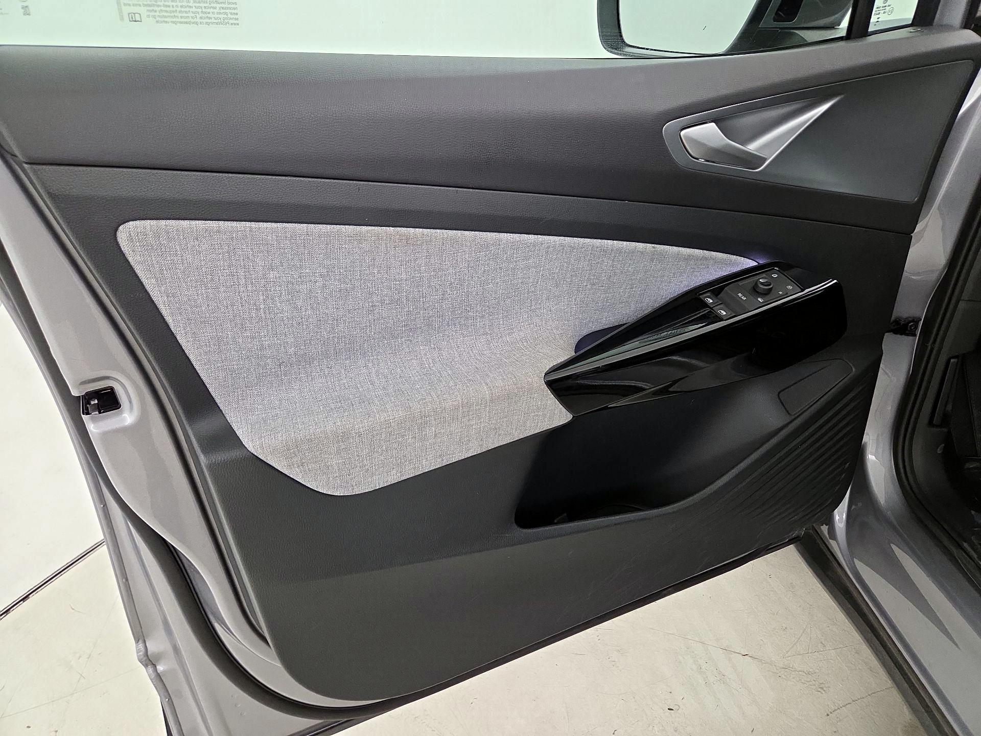 Thumbnail: 2023 Volkswagen ID.4 - 12