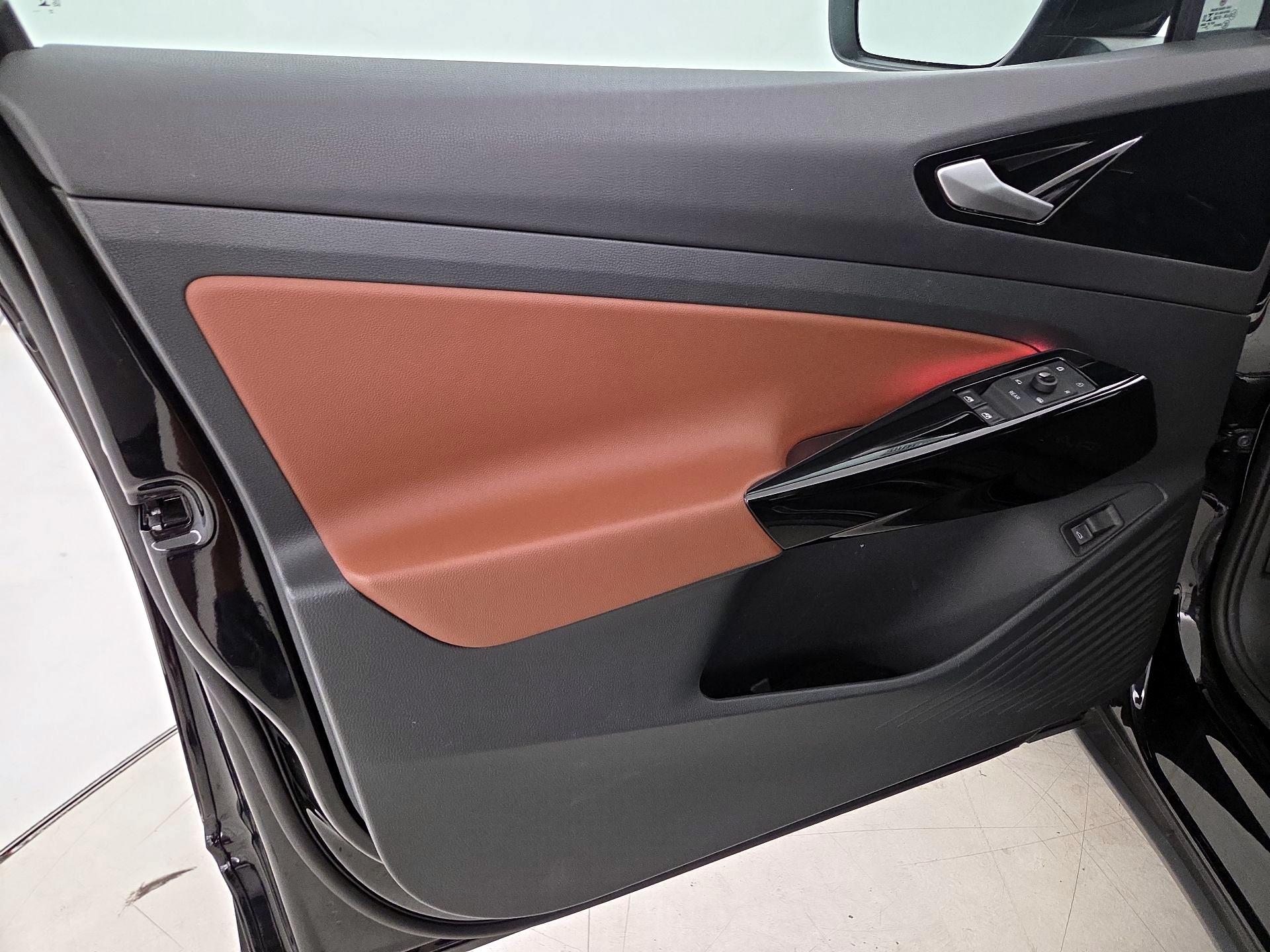 Thumbnail: 2022 Volkswagen ID.4 - 12