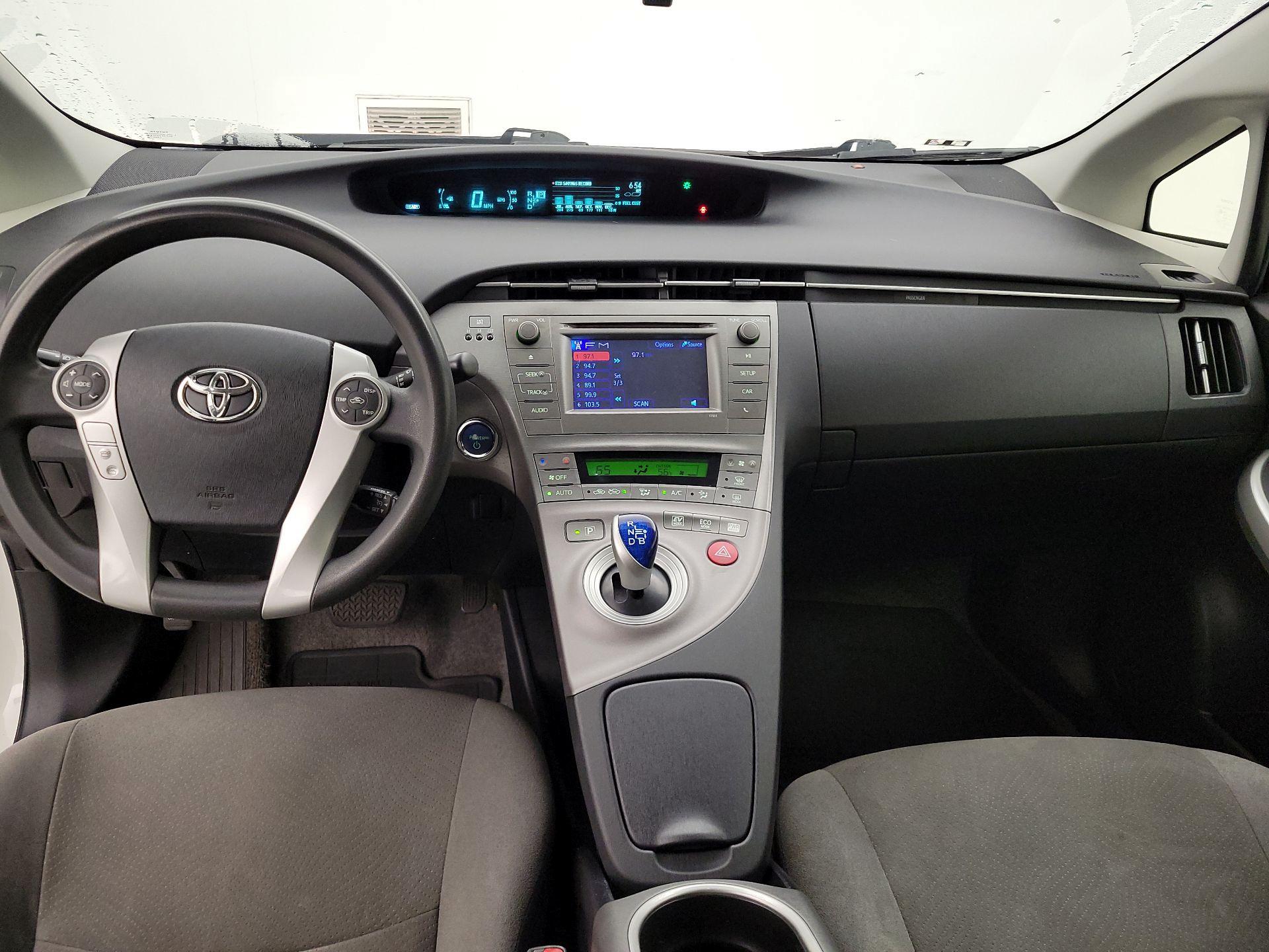 Thumbnail: 2015 Toyota Prius - 9