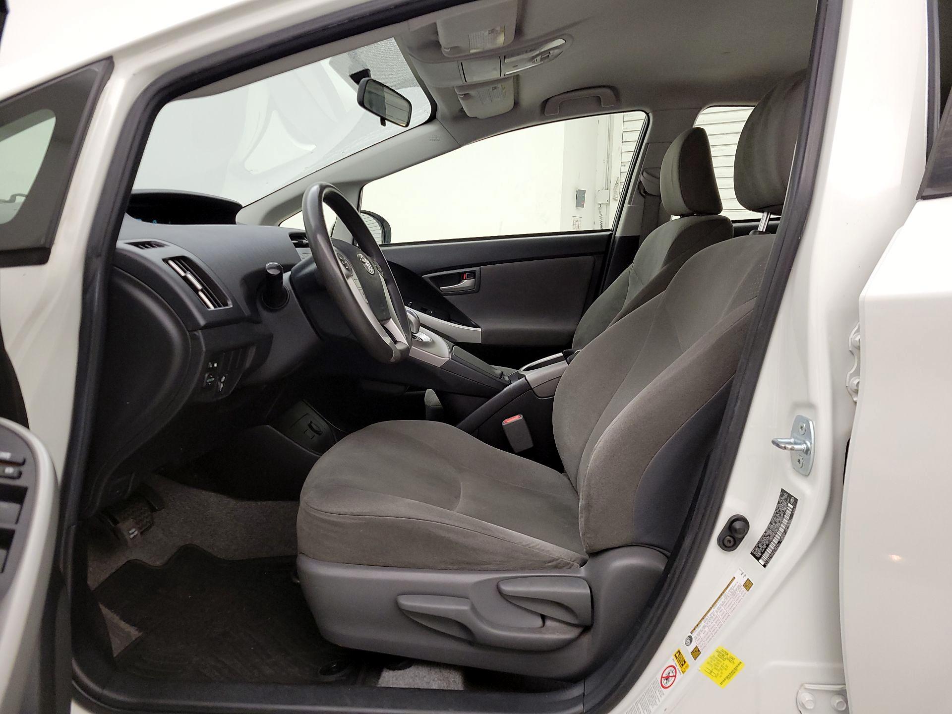 Thumbnail: 2015 Toyota Prius - 11