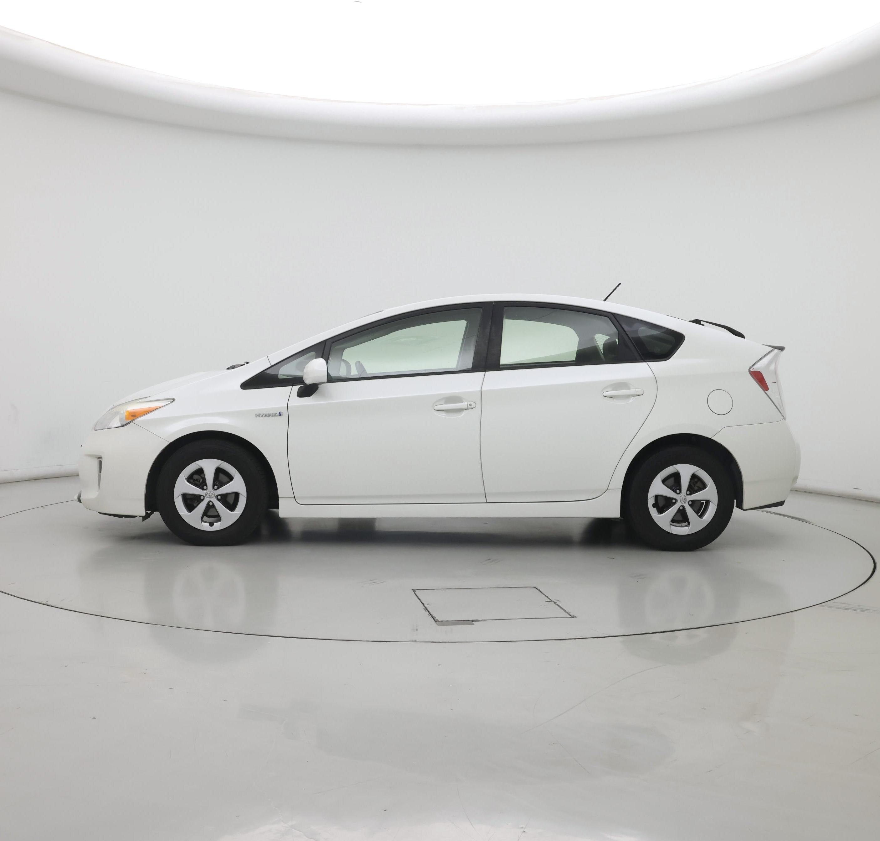Thumbnail: 2015 Toyota Prius - 3
