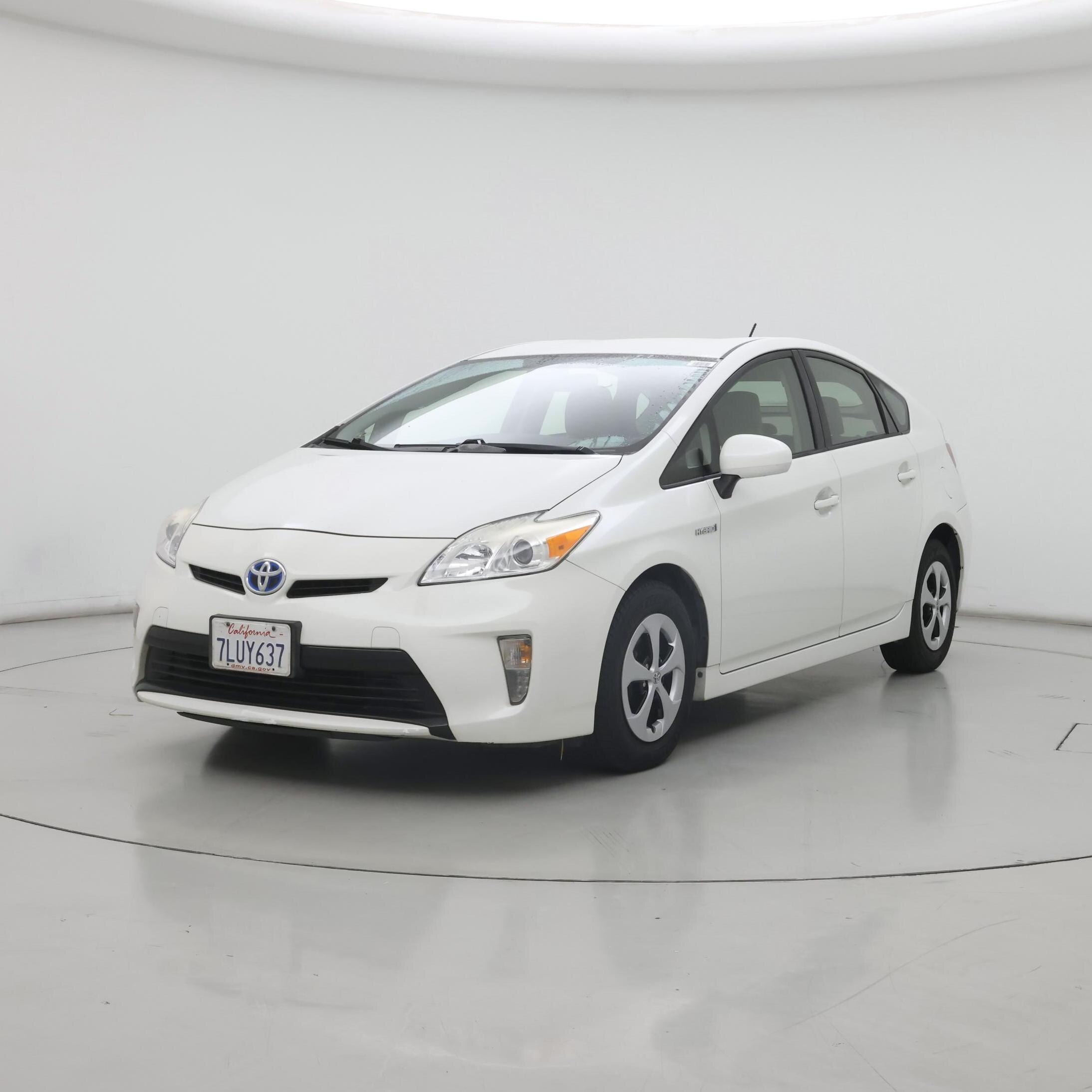 Thumbnail: 2015 Toyota Prius - 4