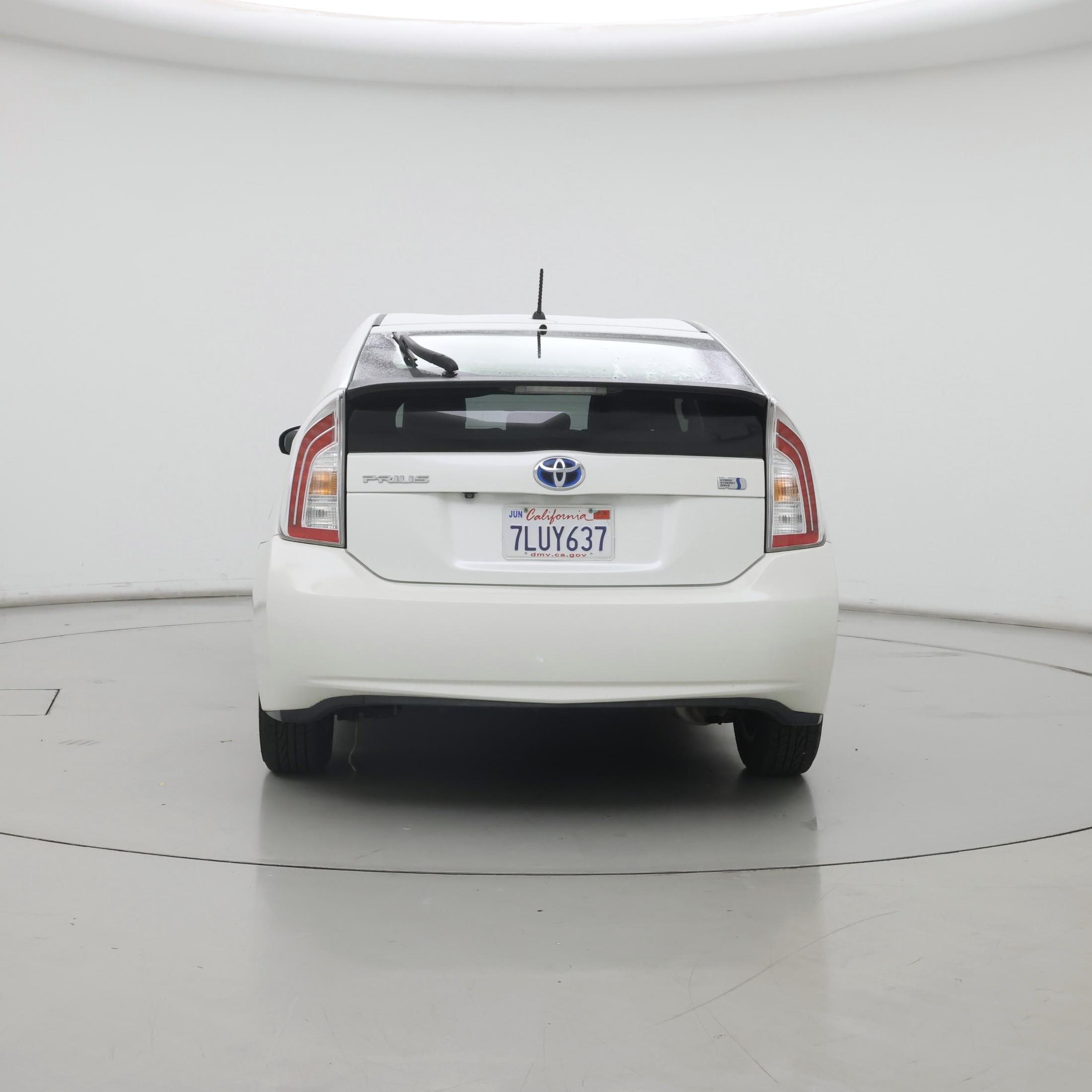 Thumbnail: 2015 Toyota Prius - 6