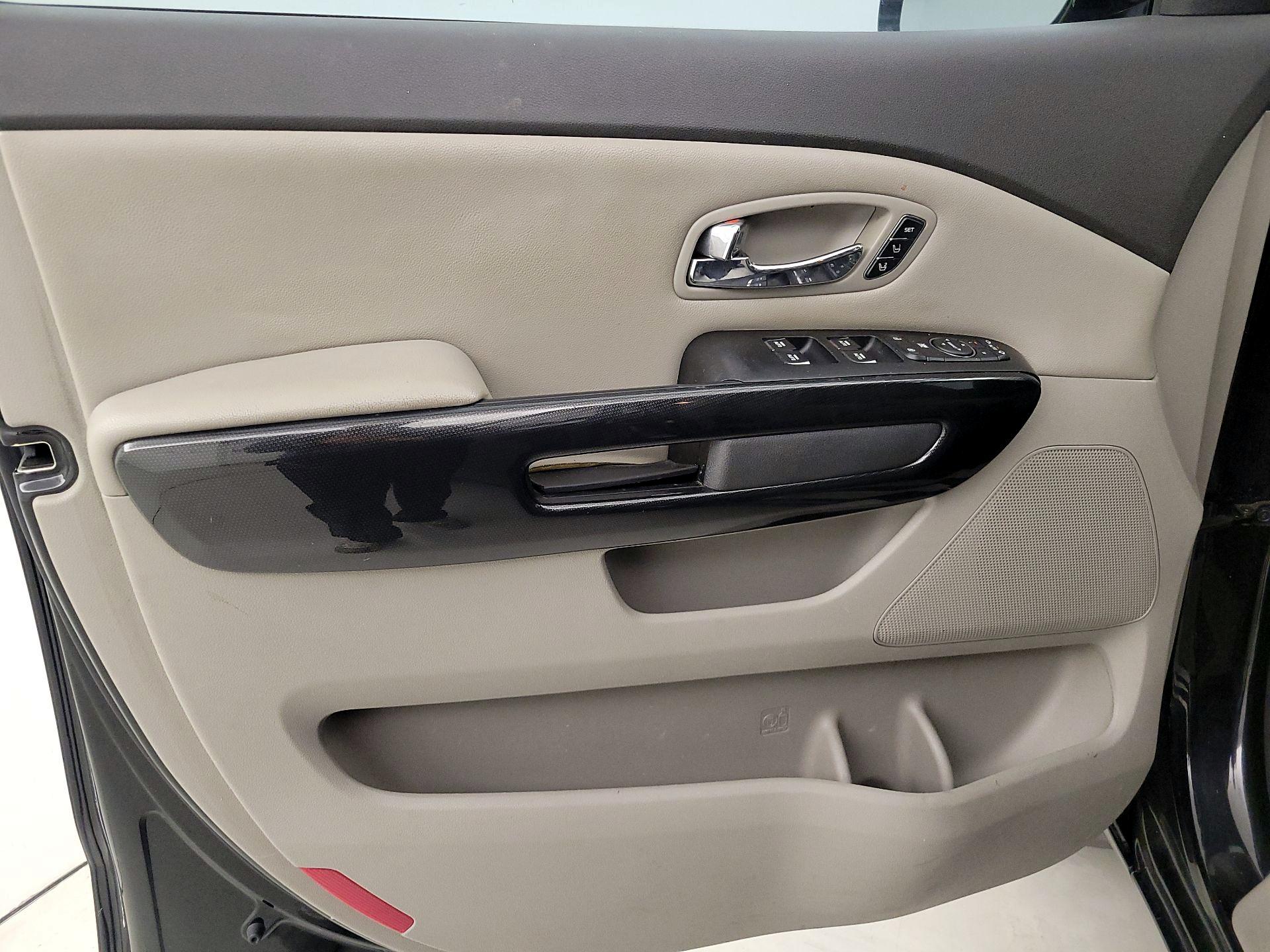 Thumbnail: 2017 Kia Sedona - 10