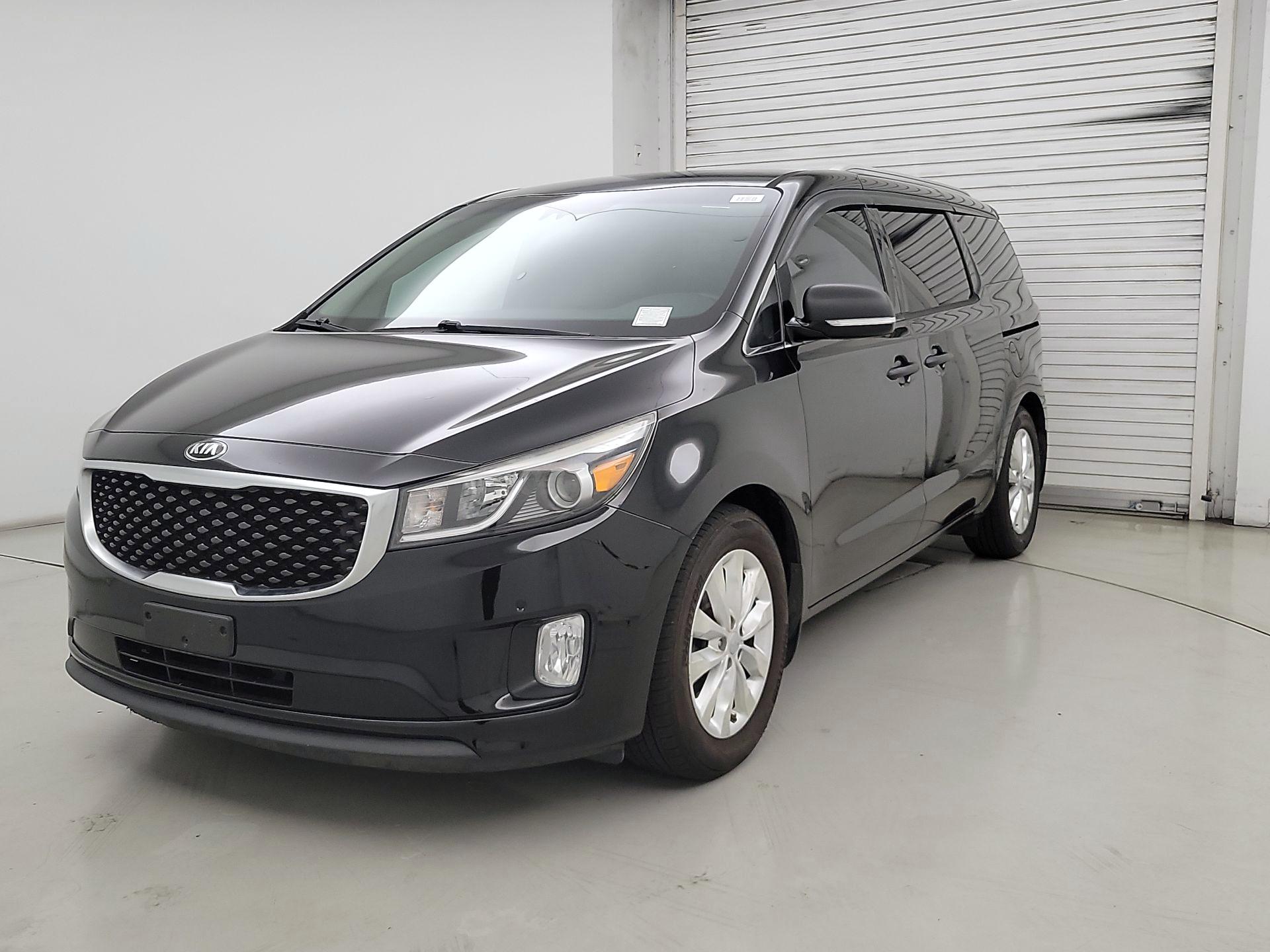 Thumbnail: 2017 Kia Sedona - 3