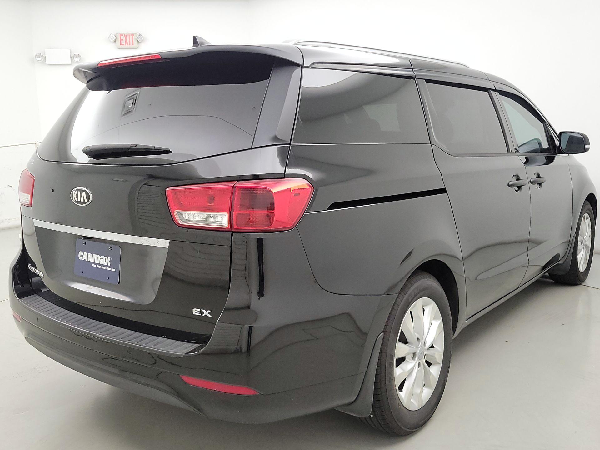 Thumbnail: 2017 Kia Sedona - 5