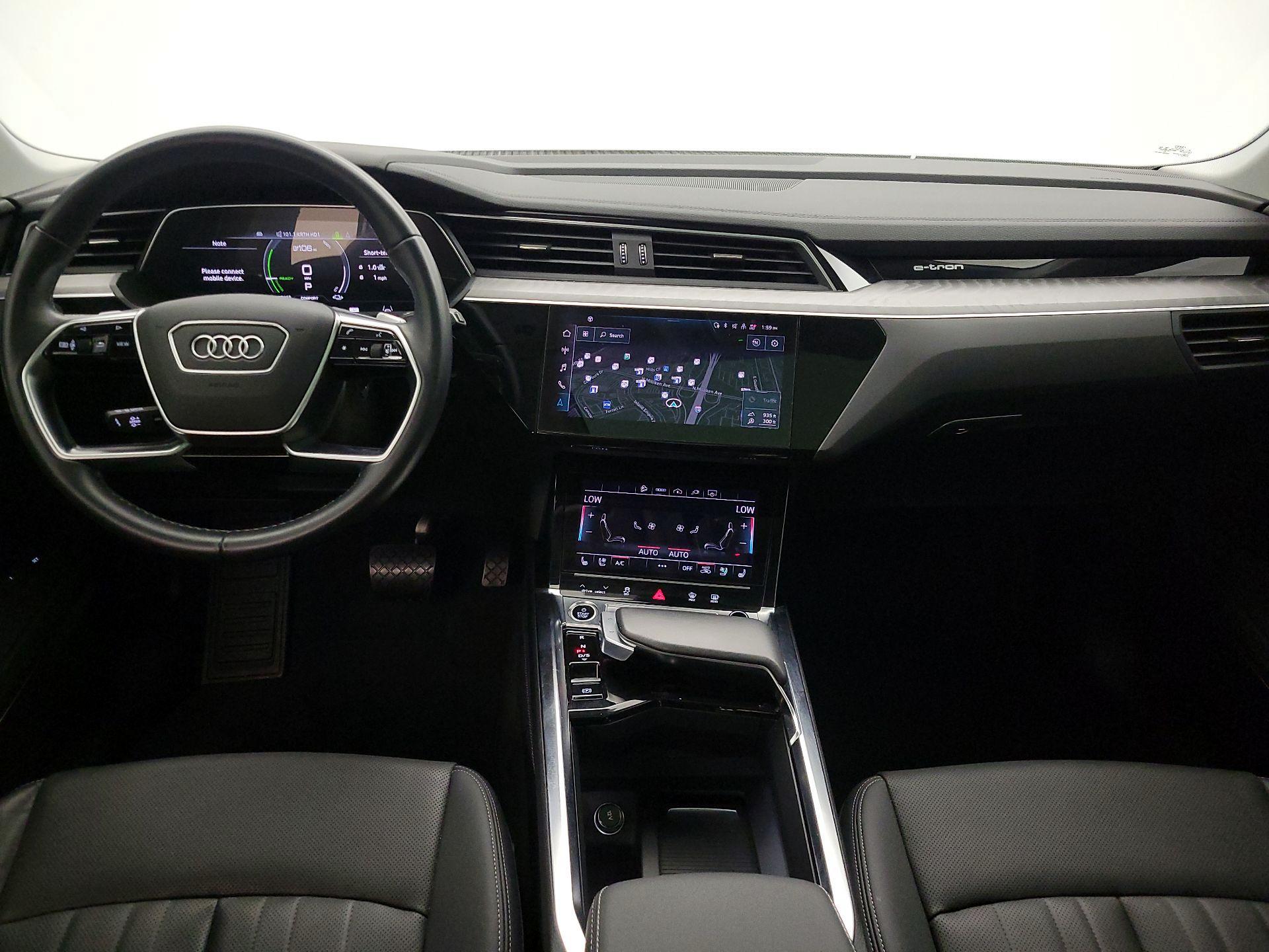 Thumbnail: 2022 Audi e-tron - 9