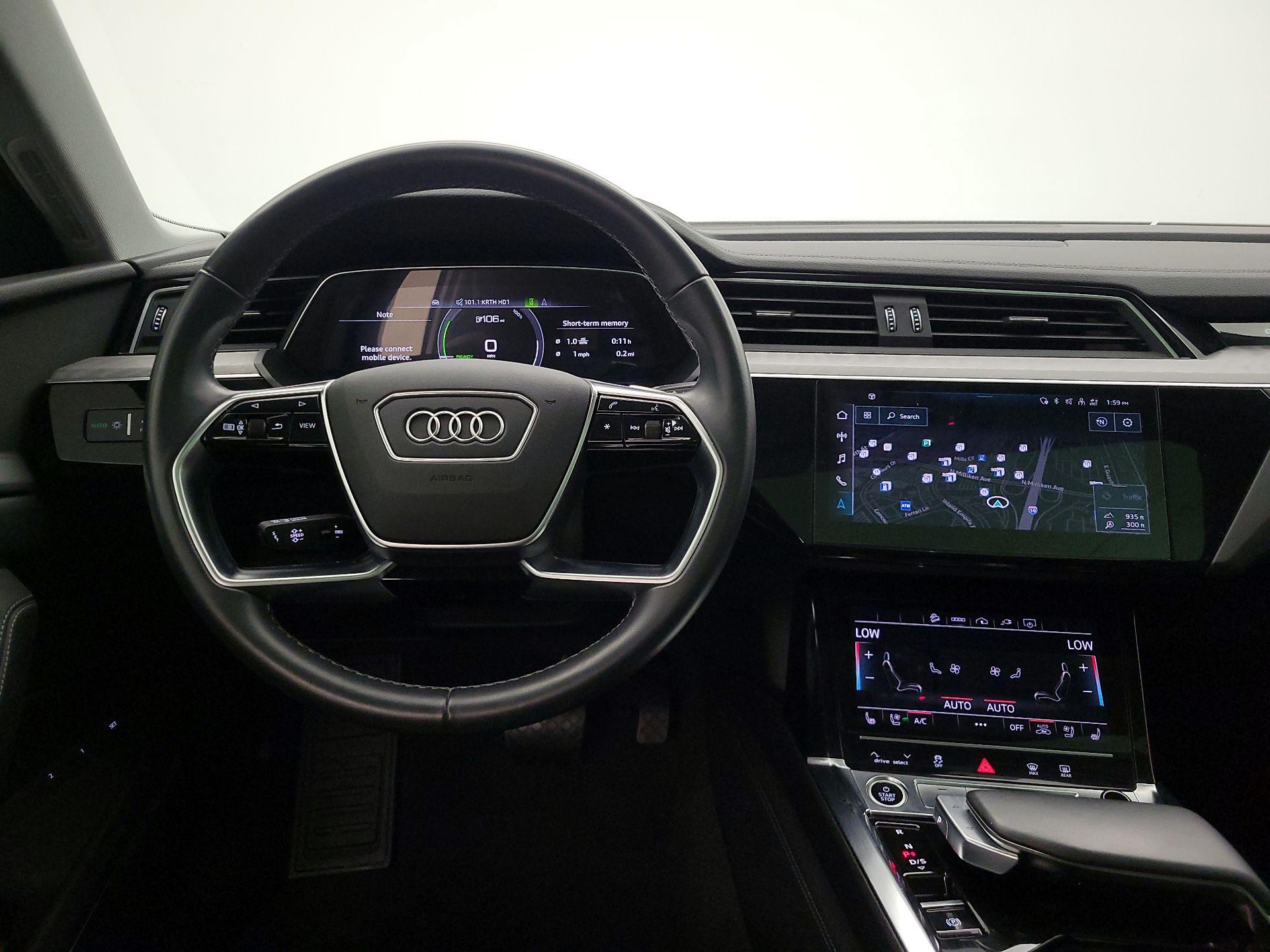 Thumbnail: 2022 Audi e-tron - 10