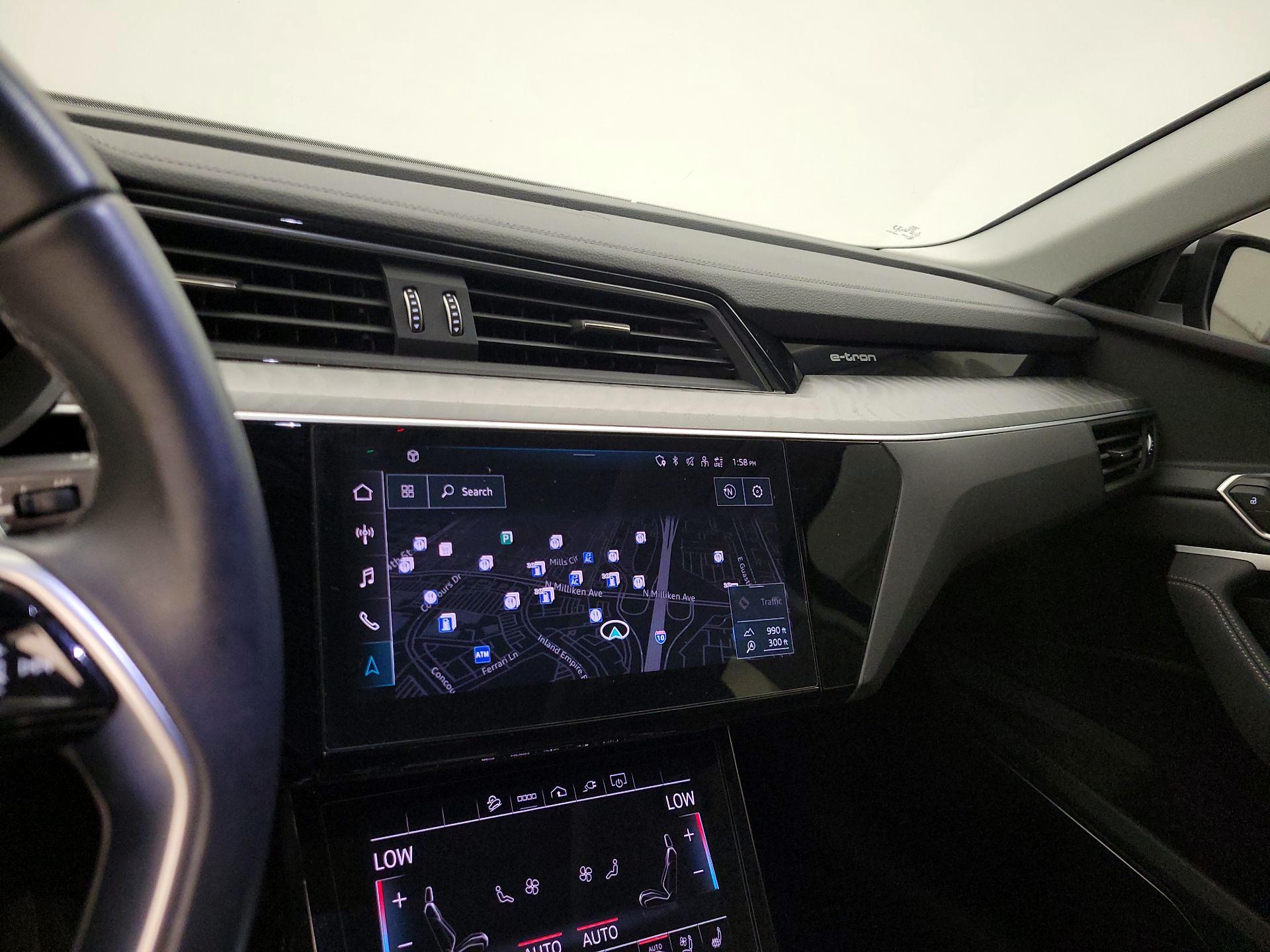 Thumbnail: 2022 Audi e-tron - 14