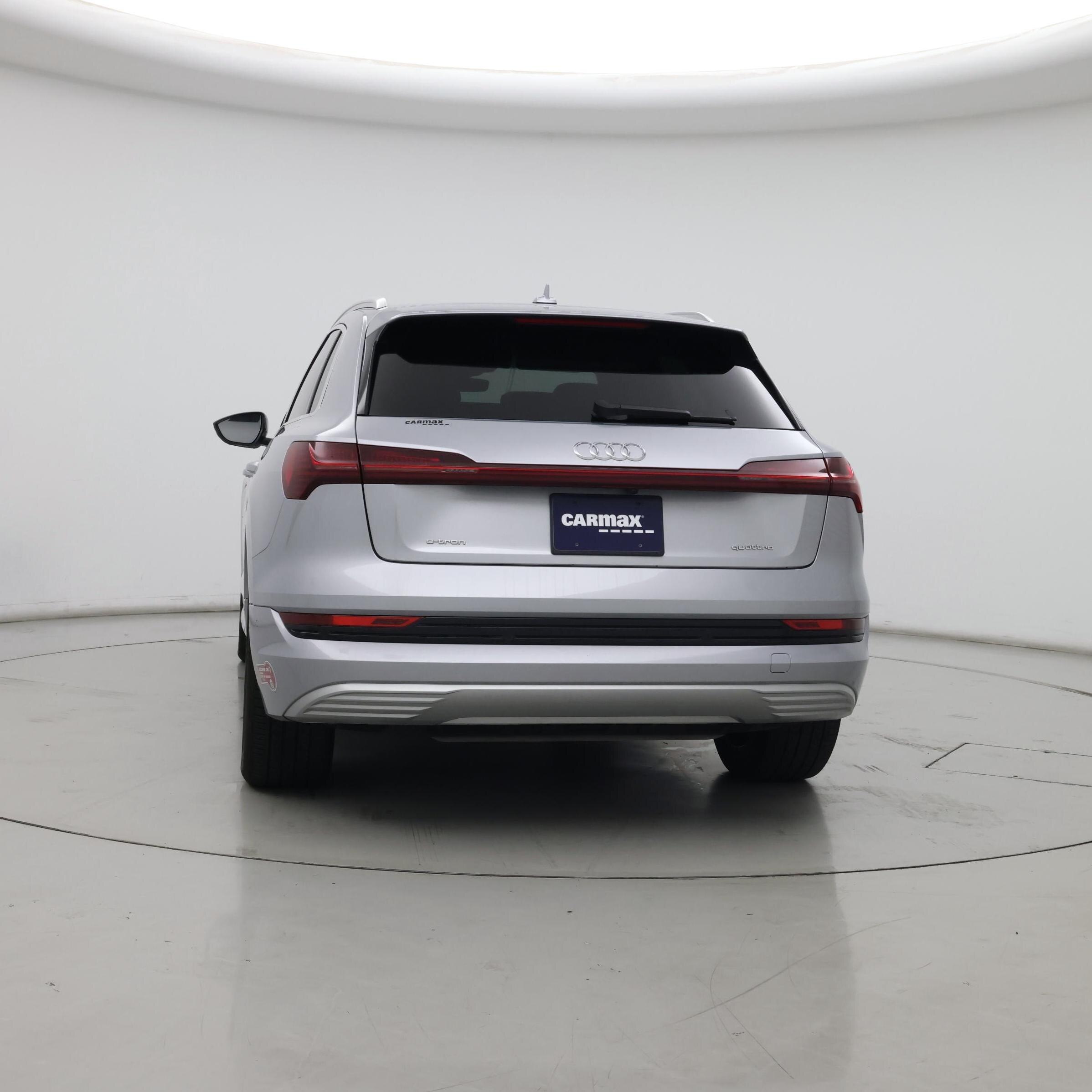 Thumbnail: 2022 Audi e-tron - 6